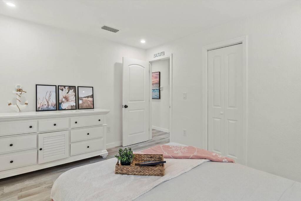 Quaint Gulfport Beach Bungalow