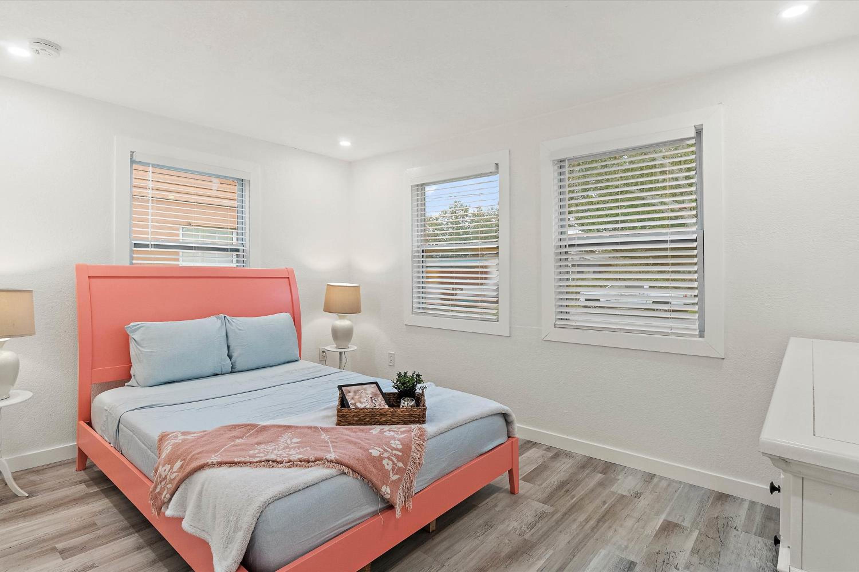 Quaint Gulfport Beach Bungalow