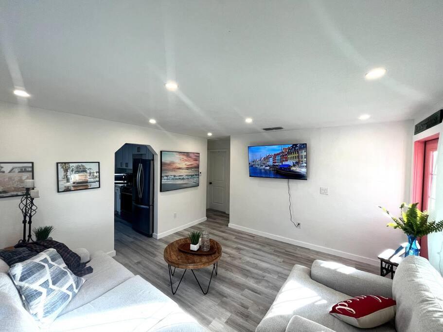 Quaint Gulfport Beach Bungalow