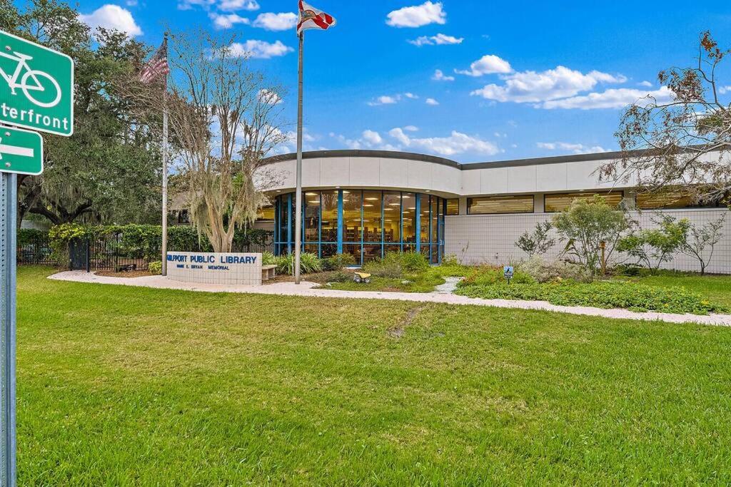 Quaint Gulfport Beach Bungalow