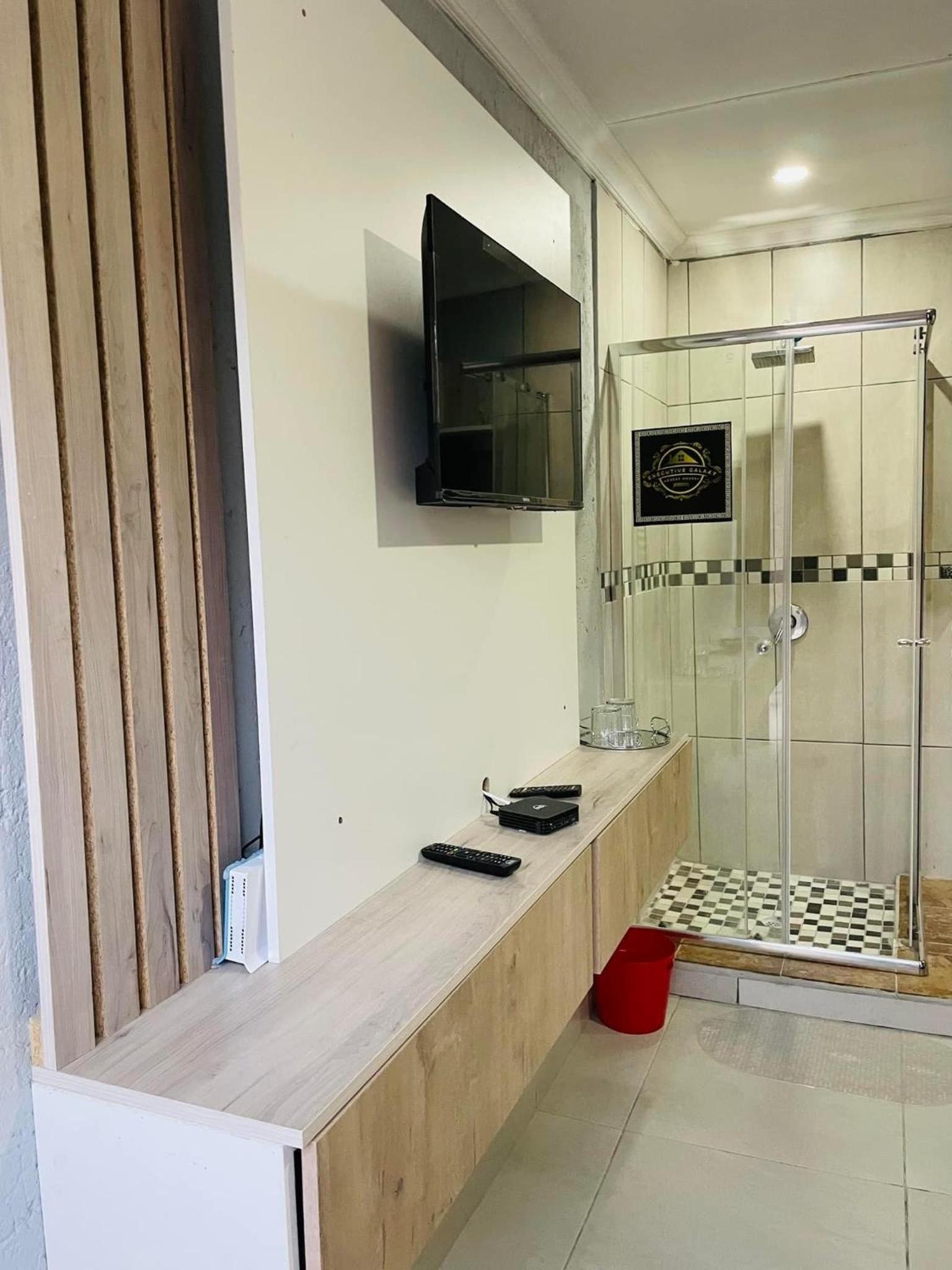 Executive Galaxy Guest House Nkowankowa Extension 2