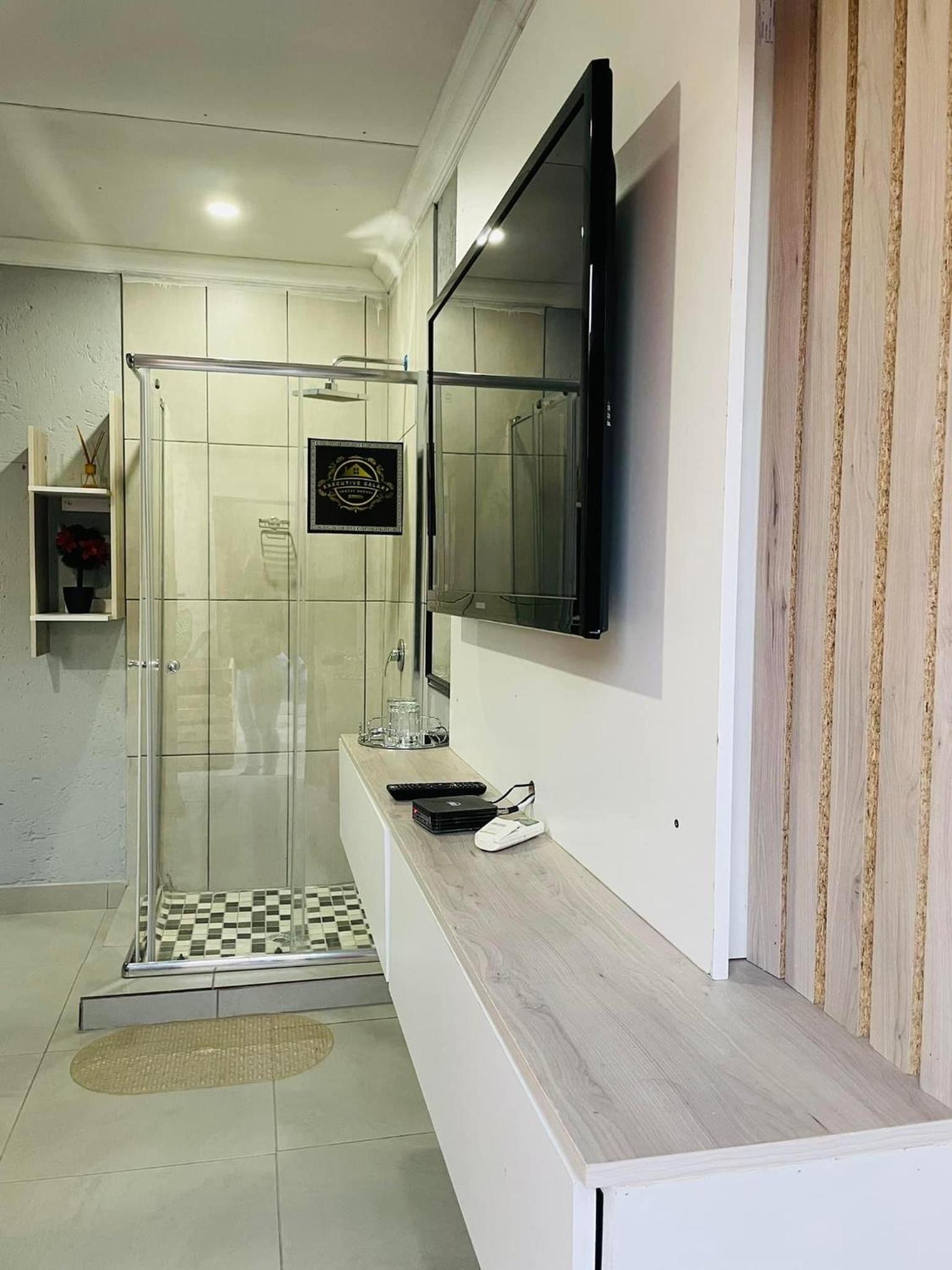Executive Galaxy Guest House Nkowankowa Extension 2