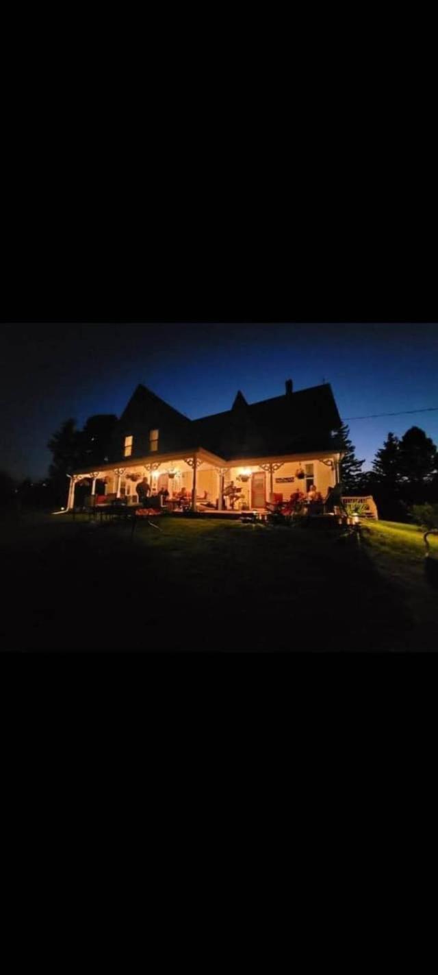 Clinton Pond Bed and Breakfast