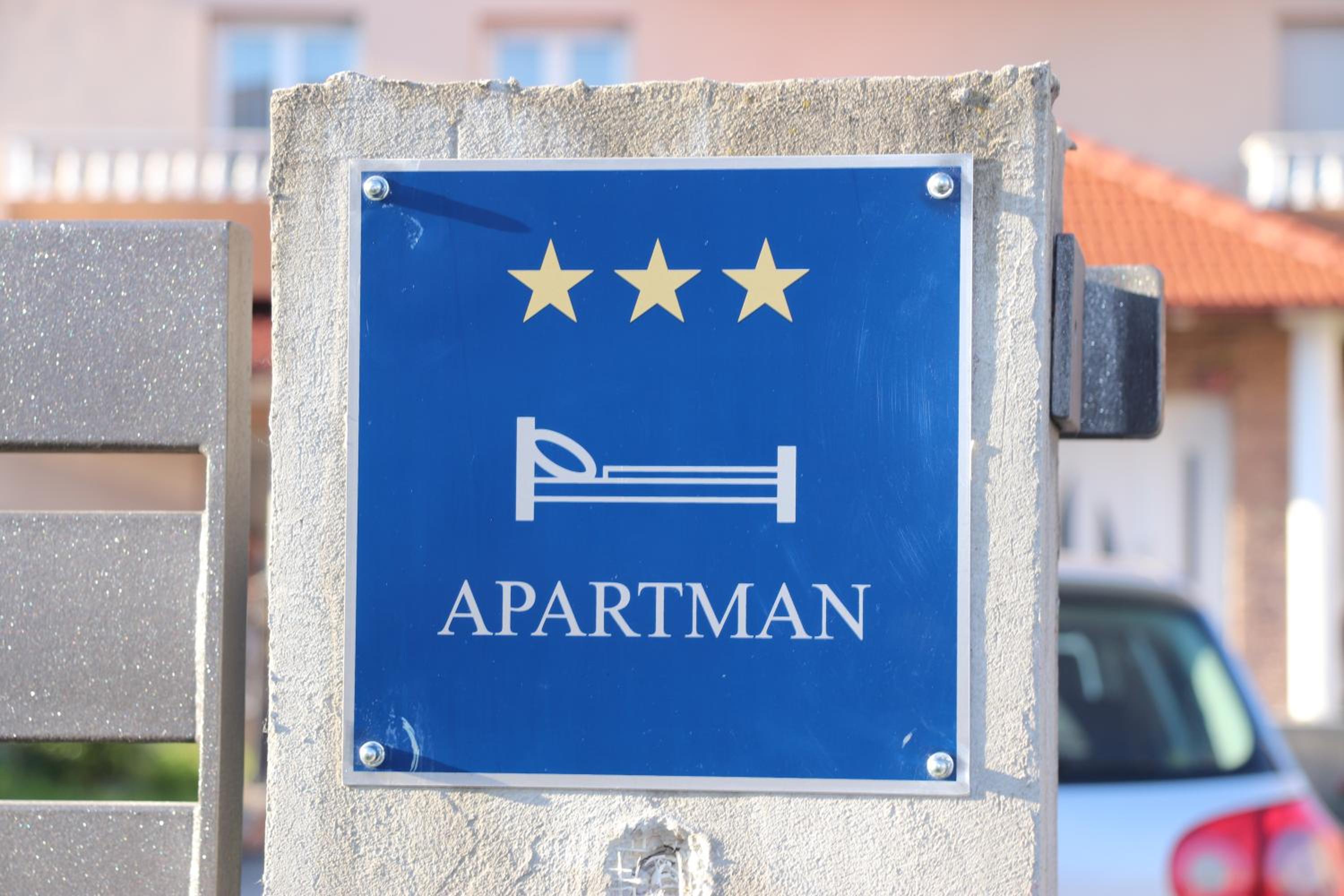 Apartman NAOMI