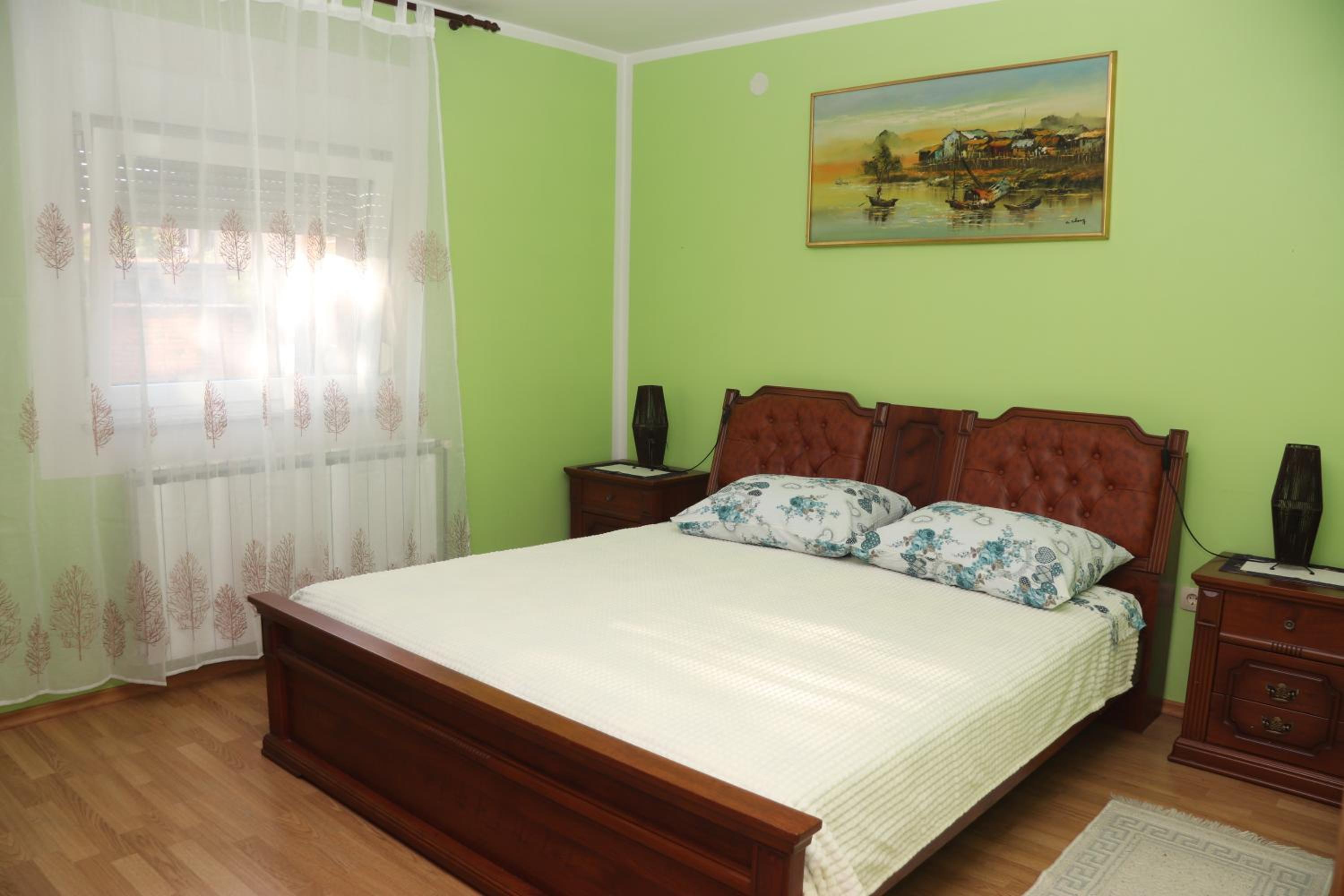 Apartman NAOMI