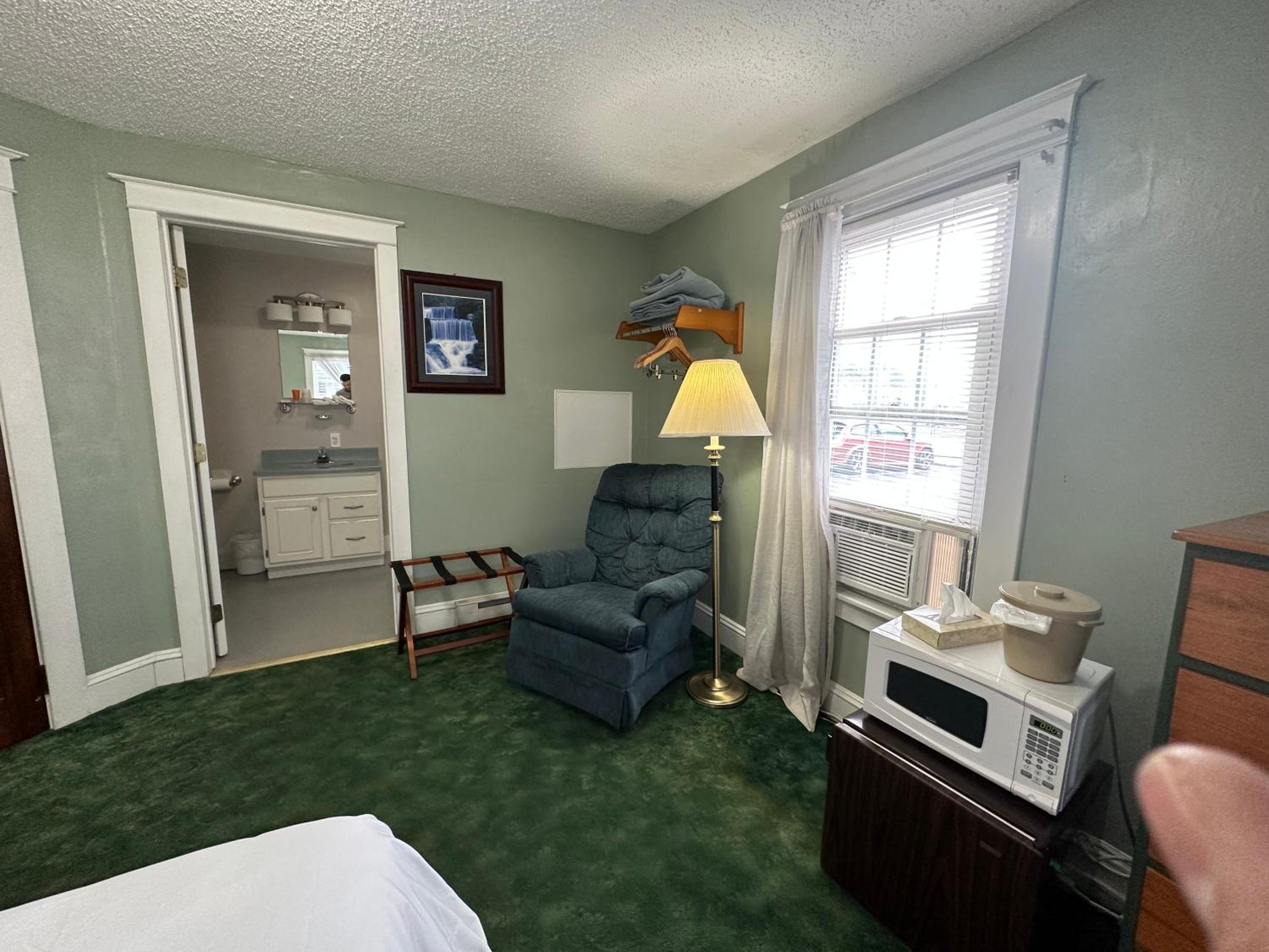 The Colonial Inn & Creamery