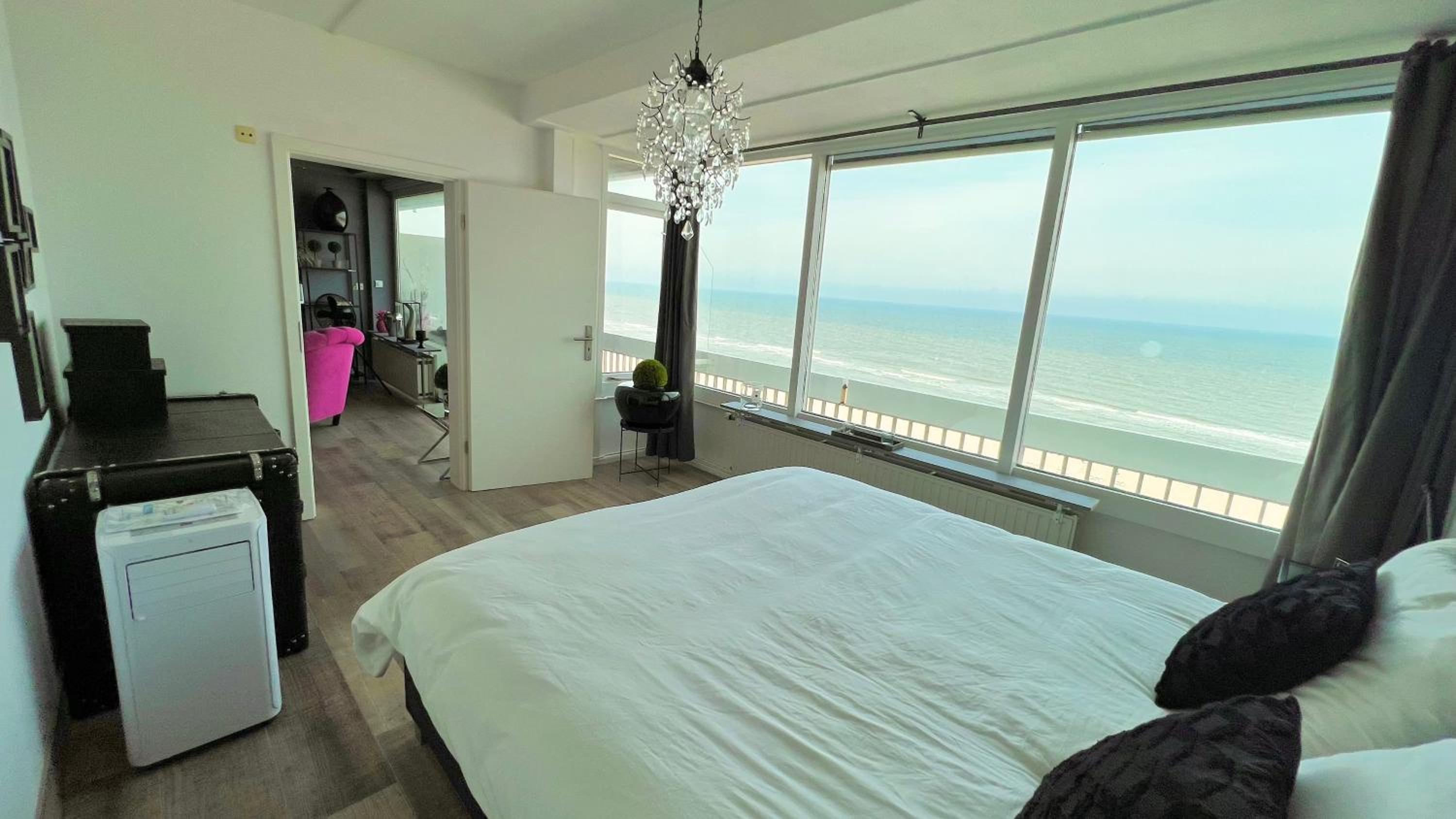 Ocean BreezeApartment: WakeUp 2 Sound of the Waves view 2