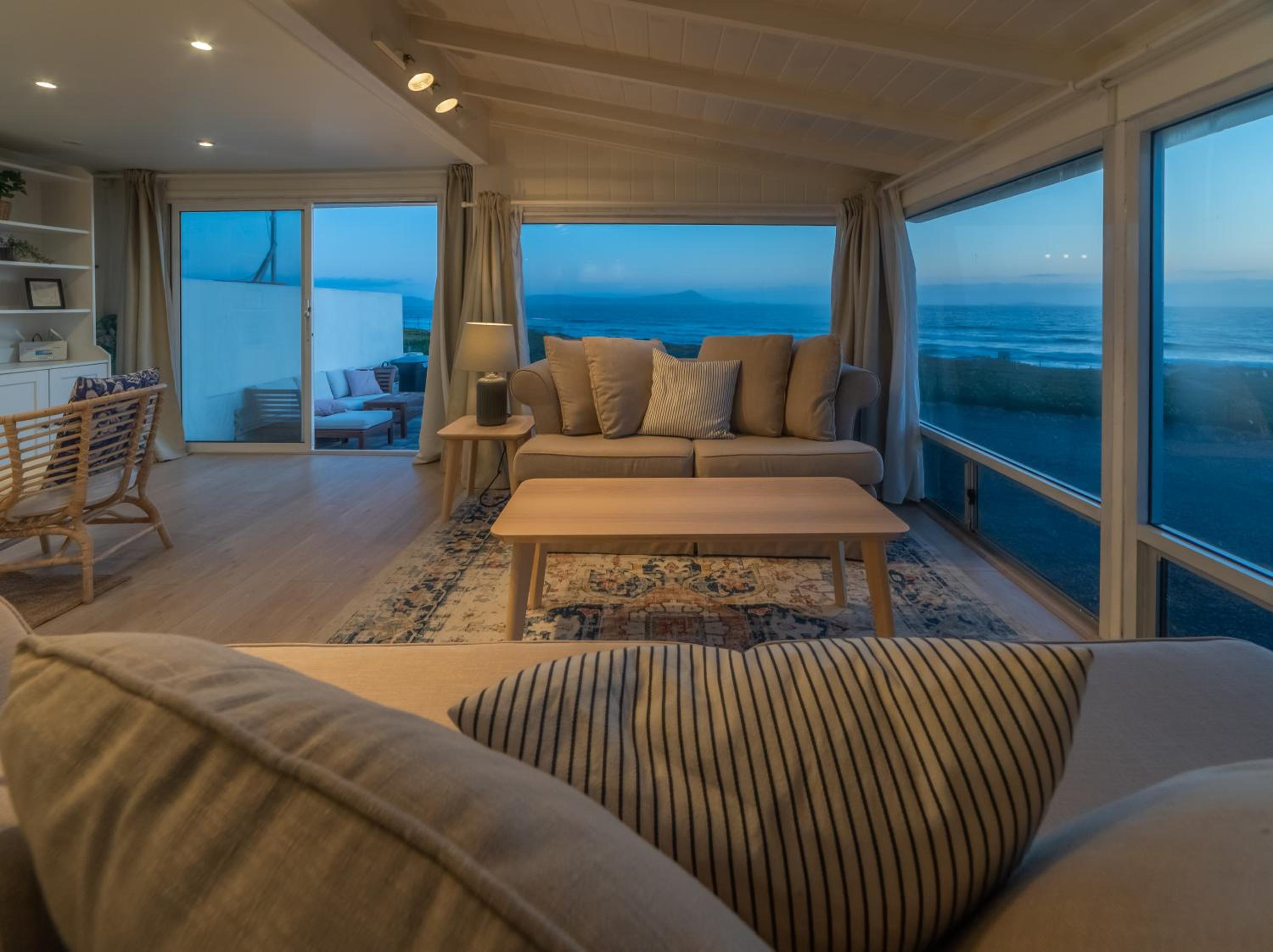 Ensenada Vacations - CASA MARIA - BEACHFRONT COTTAGE ON THE SAND - Property Image 19