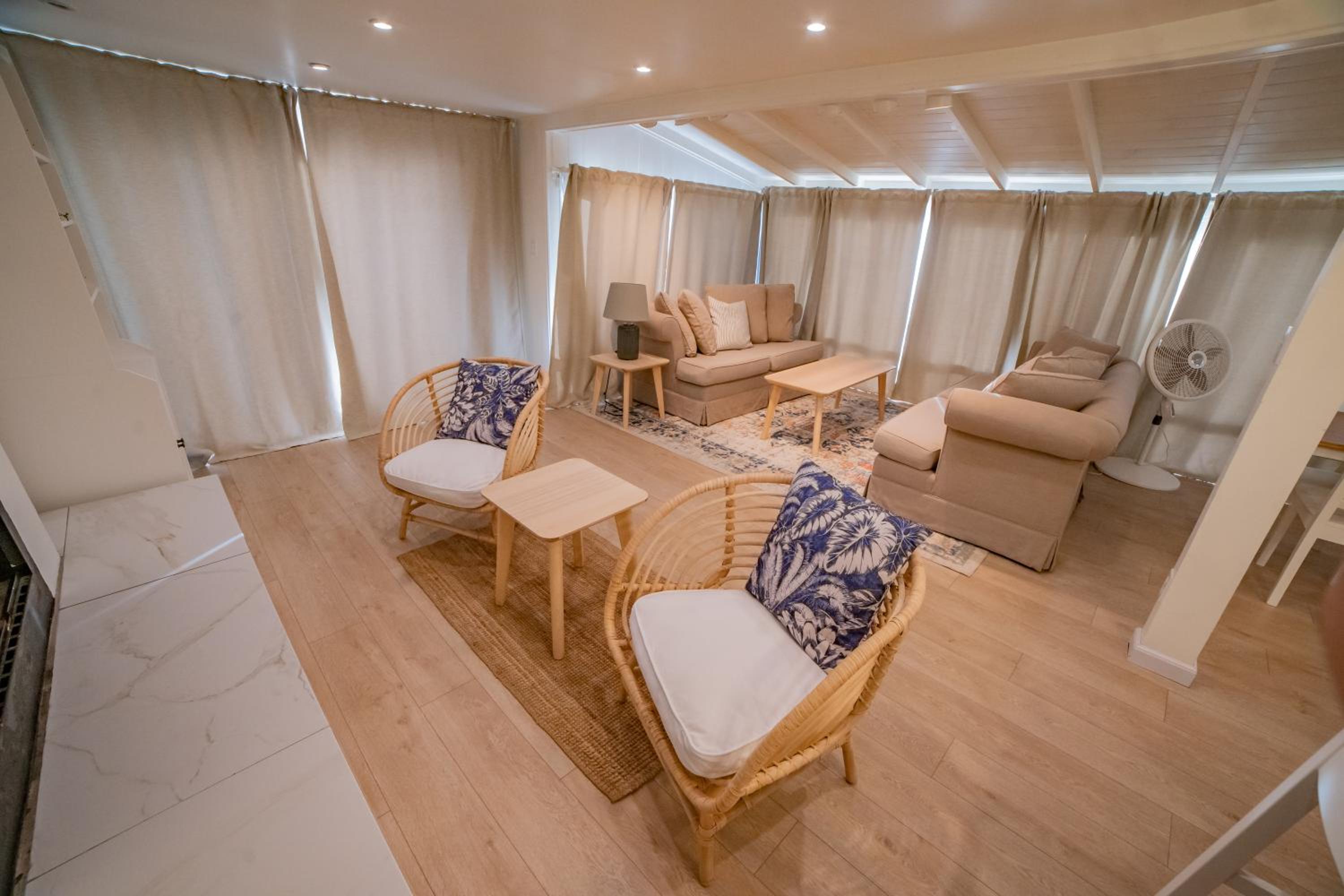 Ensenada Vacations - CASA MARIA - BEACHFRONT COTTAGE ON THE SAND - Property Image 24