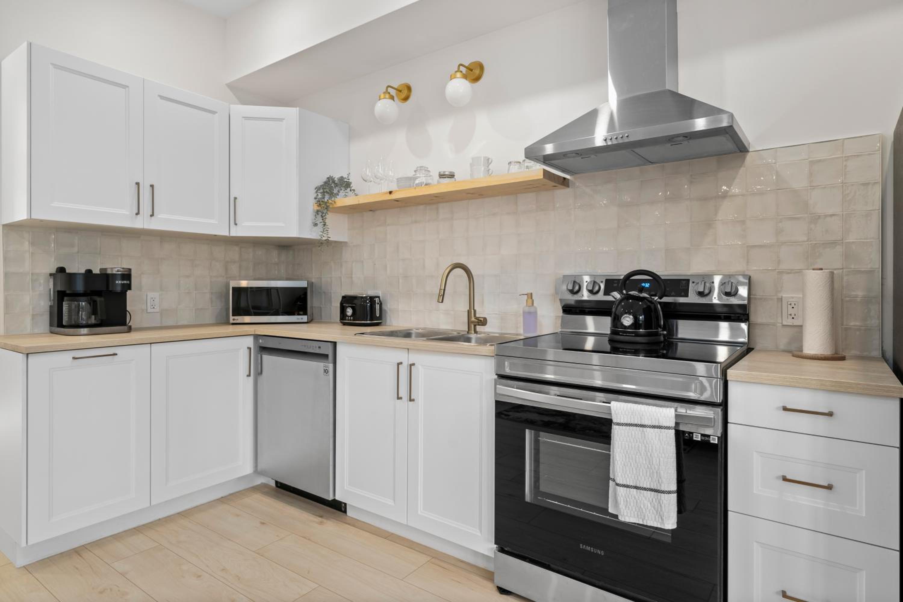 Belleville Vacations - The Belvedere:Front Street Flats - Property Image 3