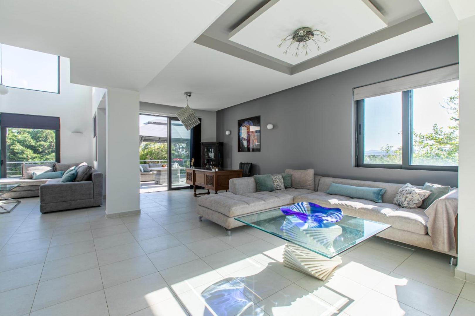 Crystal Waves lux villa-Homeleader view 5