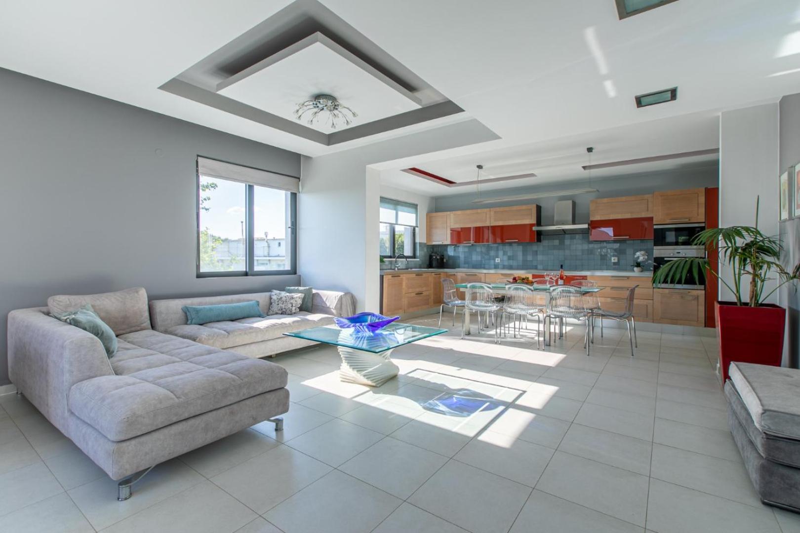 Crystal Waves lux villa-Homeleader view 4