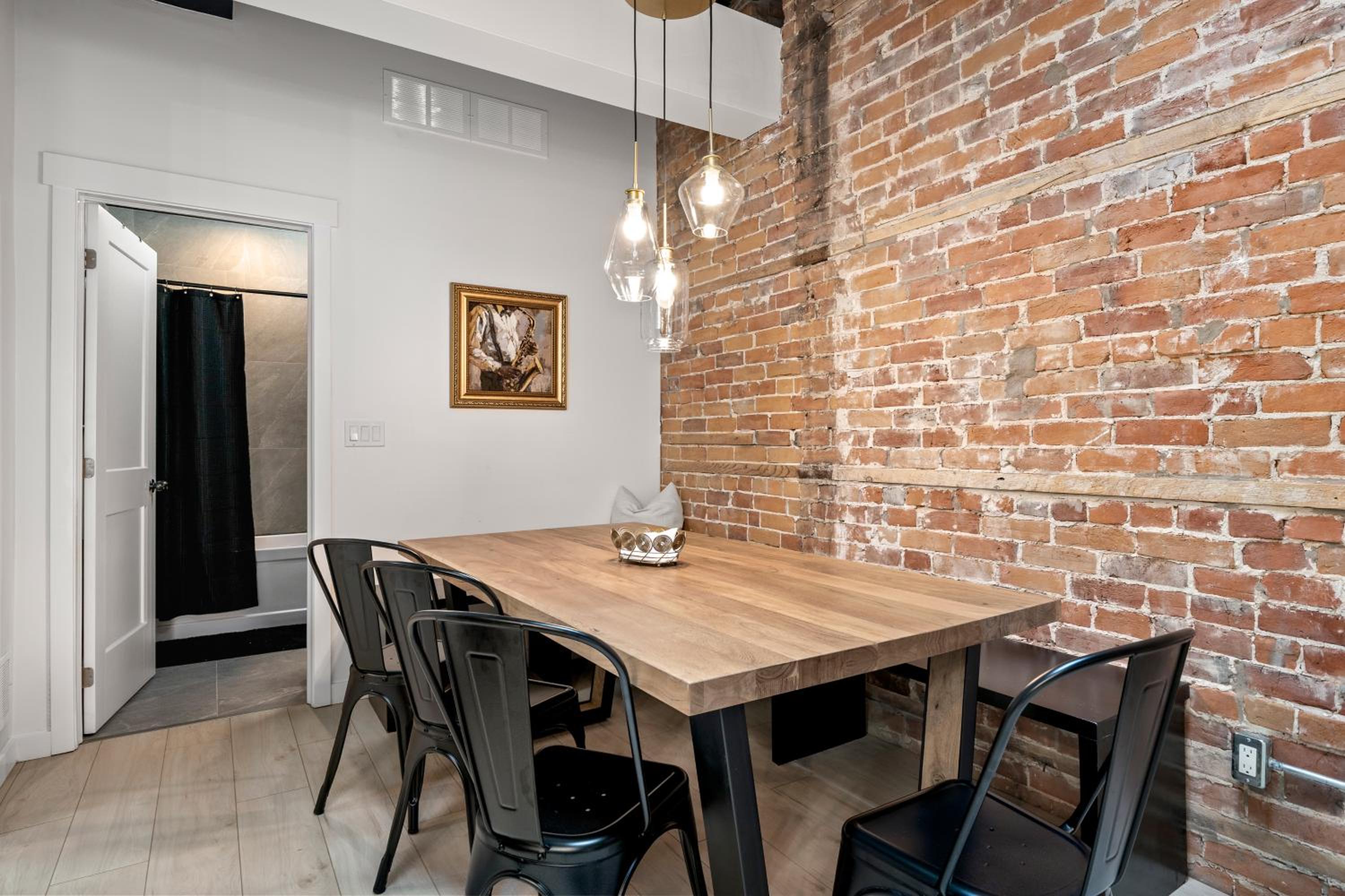 Belleville Vacations - The Goodman: Front Street Flats - Property Image 4