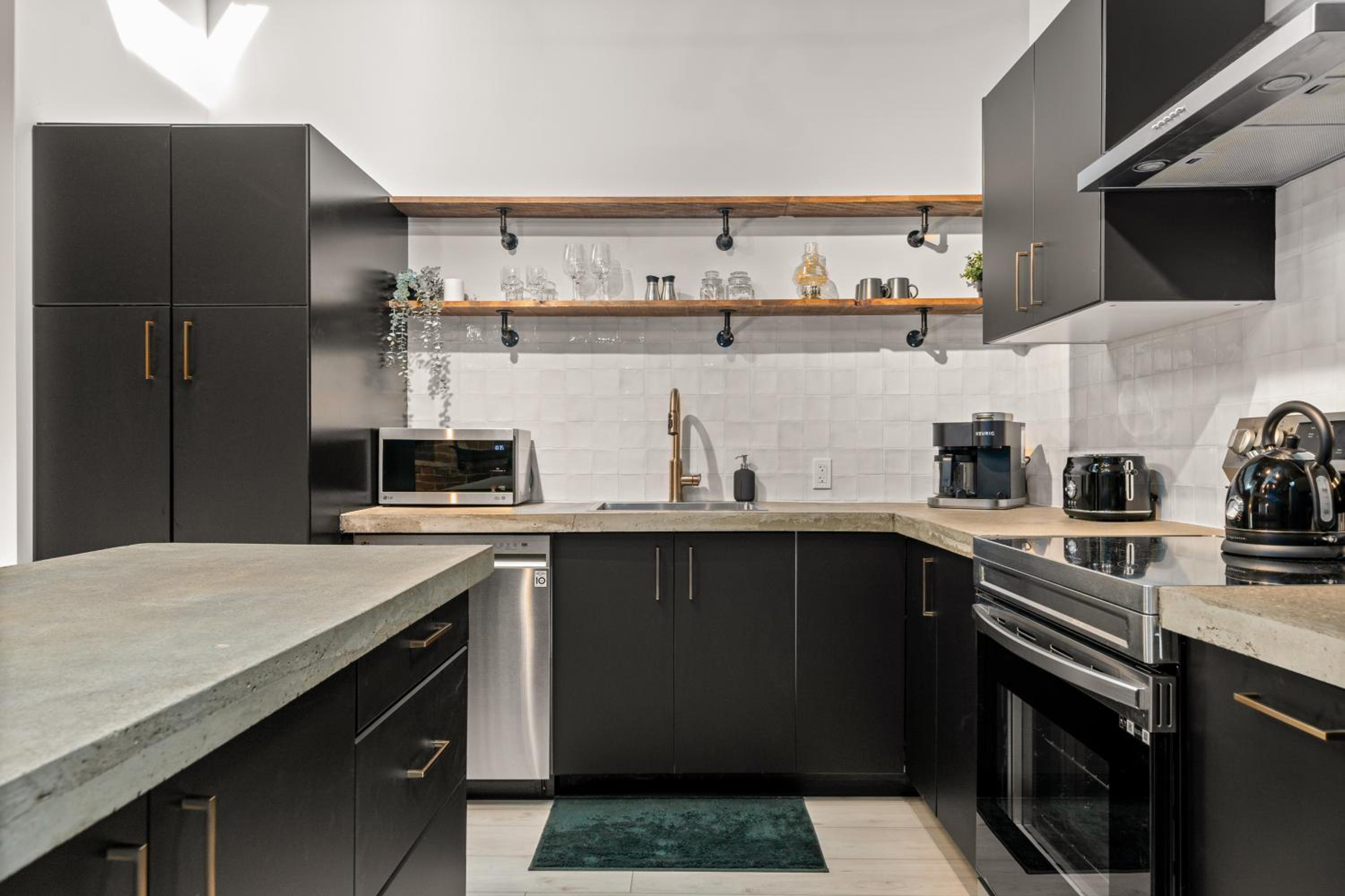 Belleville Vacations - The Goodman: Front Street Flats - Property Image 11