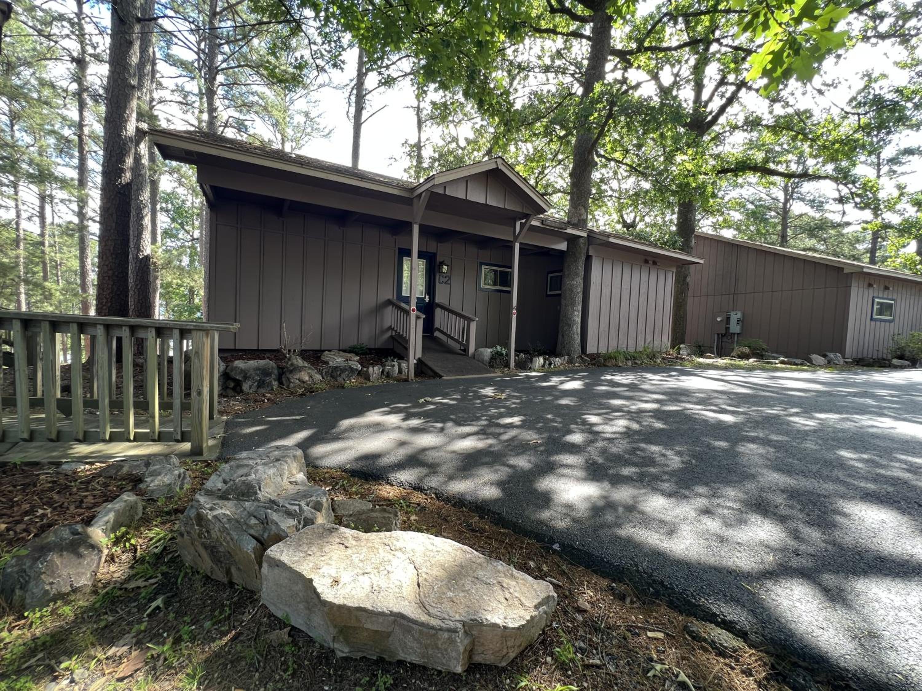 Mountain Harbor Lodge cottage on Lake Ouachita, view 4