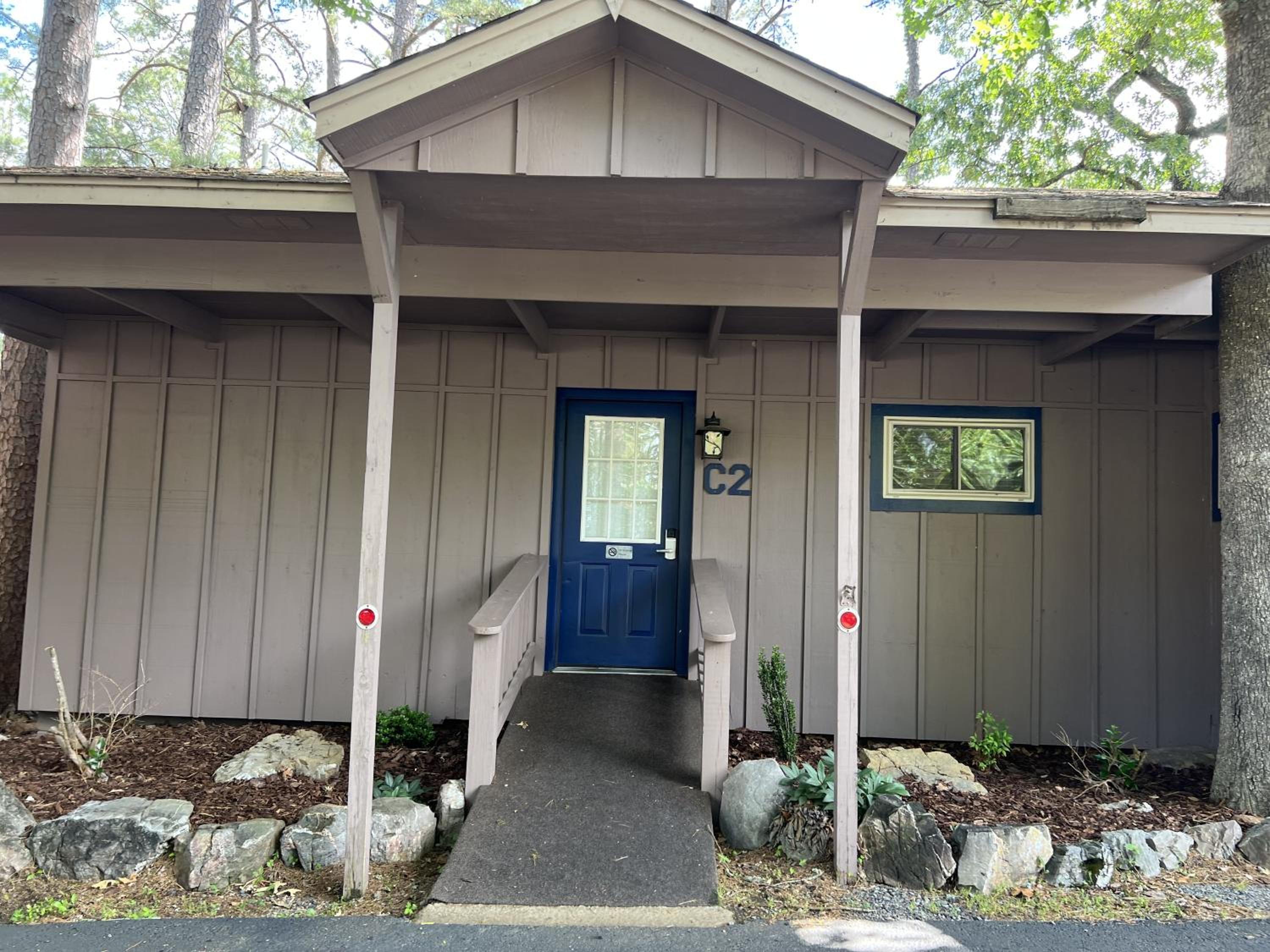 Mountain Harbor Lodge cottage on Lake Ouachita, view 3