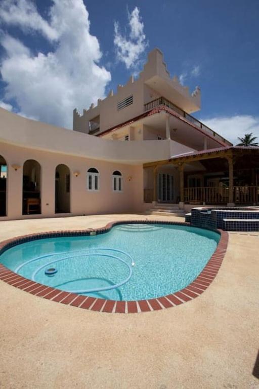 Perfect for destination weddings & family vacations!