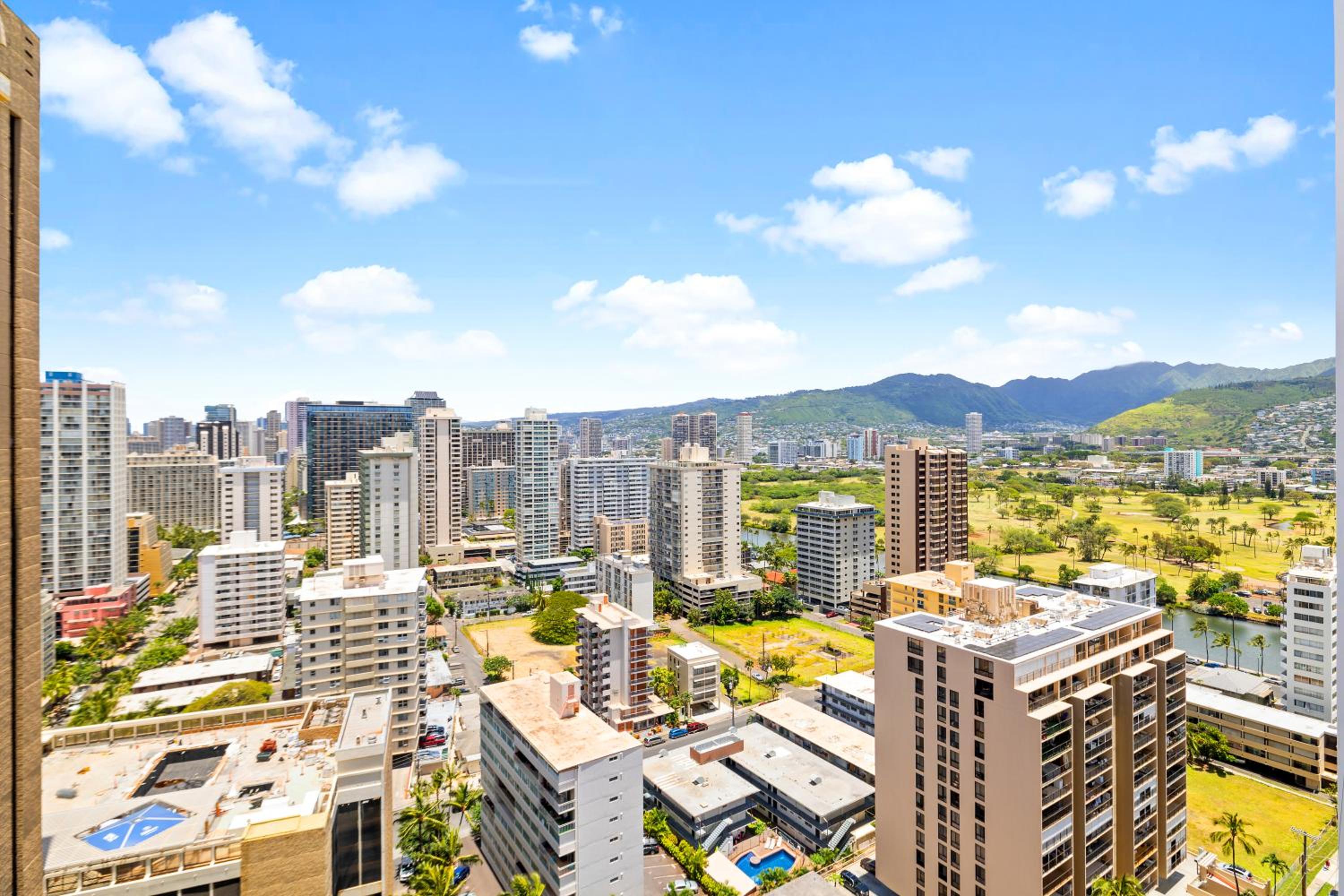 Waikiki banyan condo with ocean views & lanai view 4