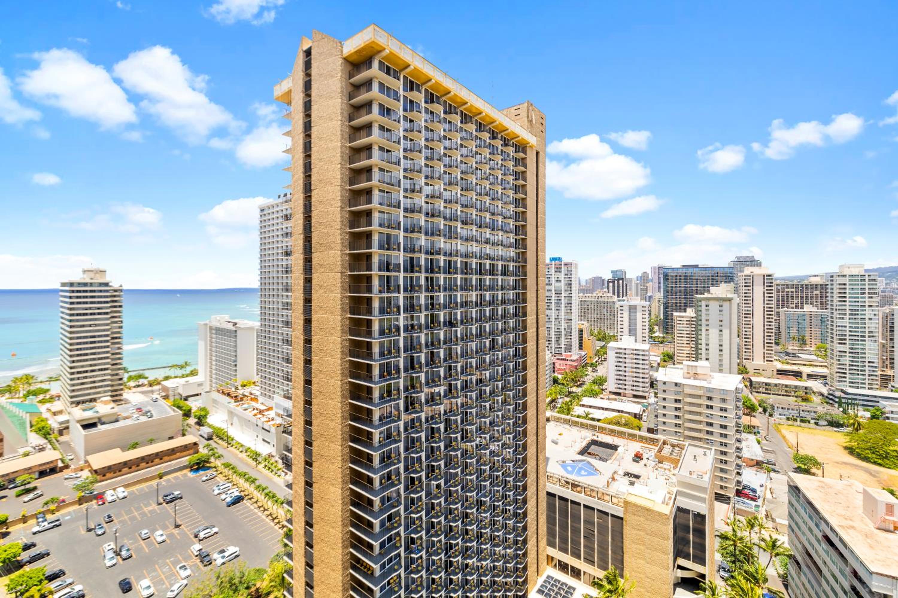 Waikiki banyan condo with ocean views & lanai view 3