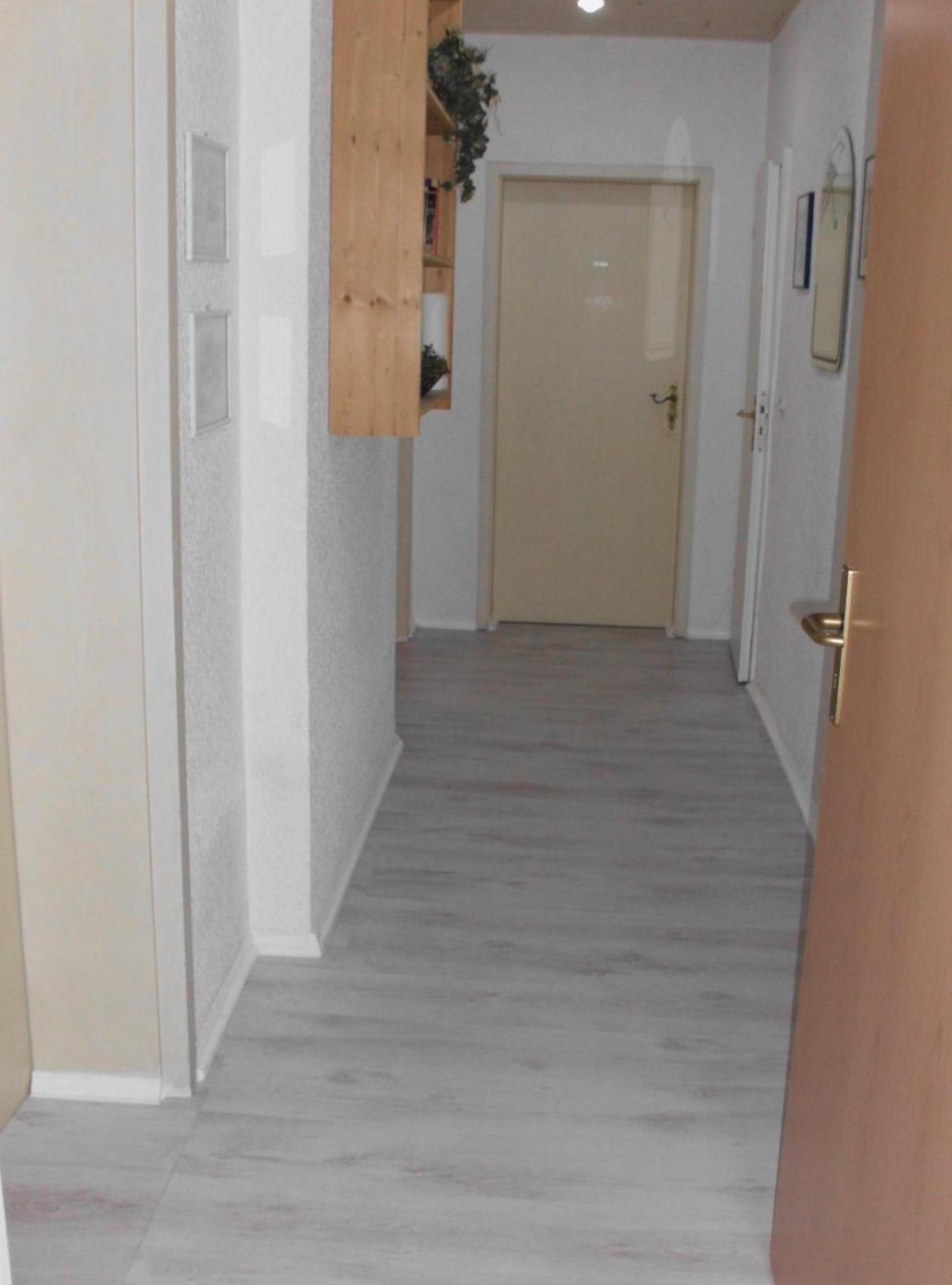 Schönes Zimmer 1 Etage inkl Parkplatz nach Verfügbarkeit