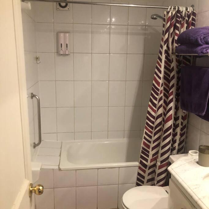 Apartamento Amoblado , en el corazón de Providencia, incluye estacionamiento