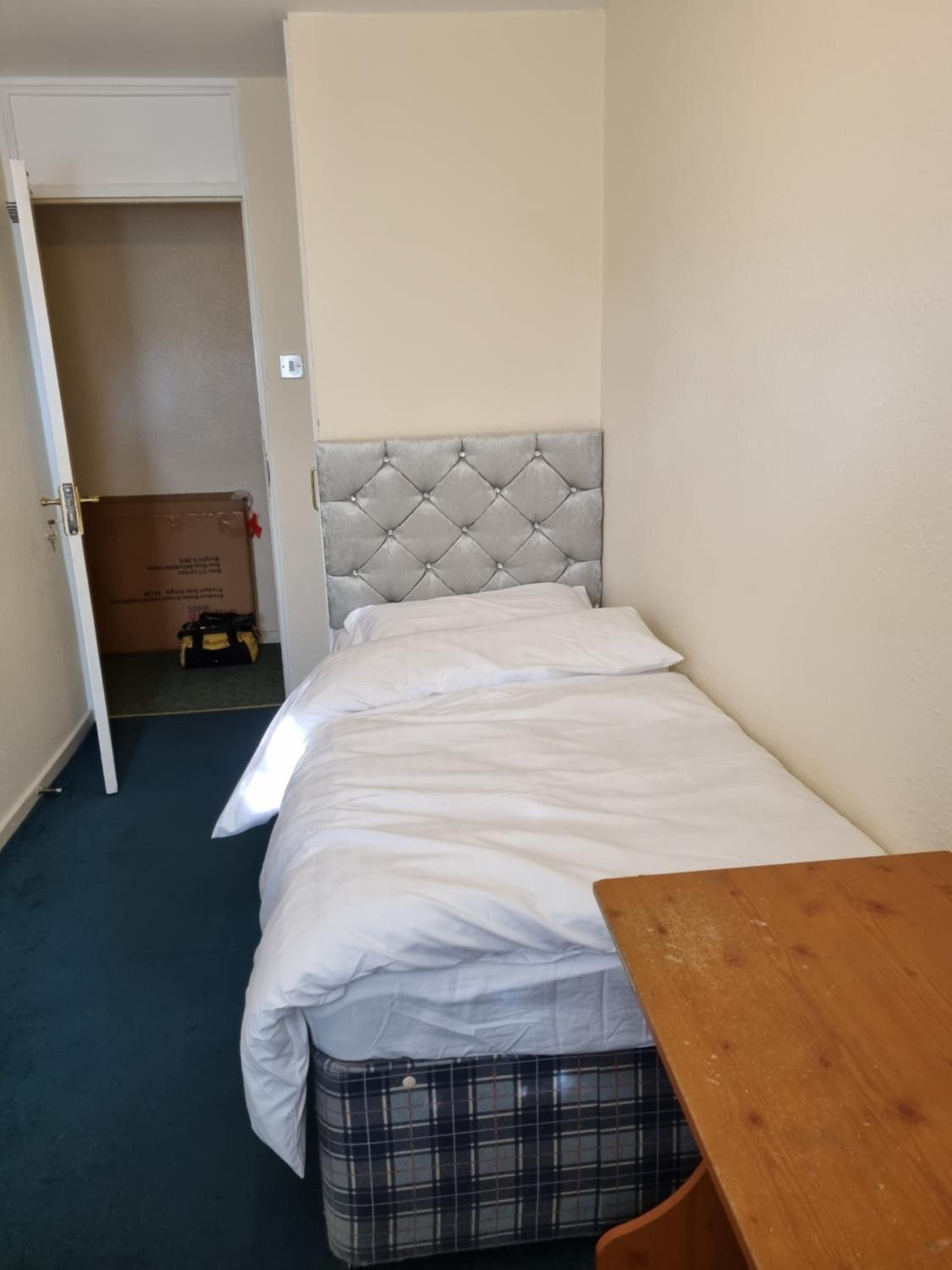 6 Greville Court