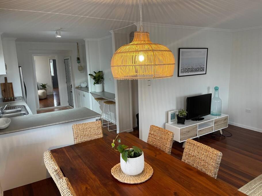 Beach House @ Moffat