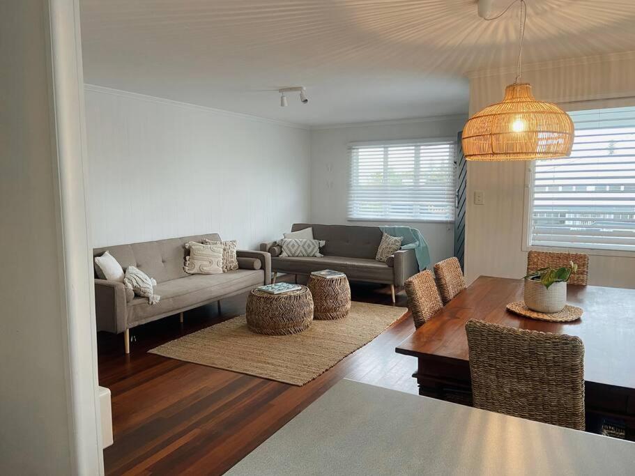 Beach House @ Moffat