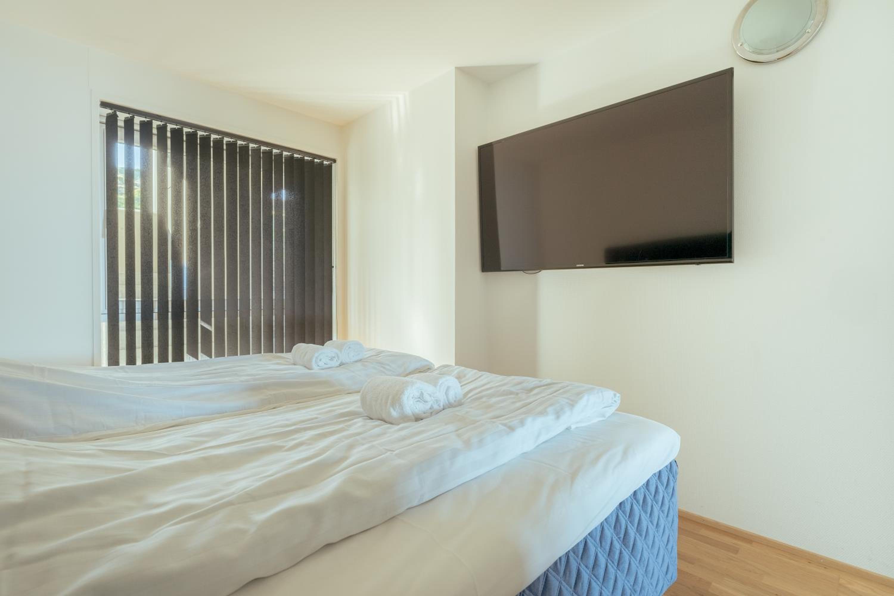 Stunning Sea View / 1 bedroom apartment / Tórshavn view 3