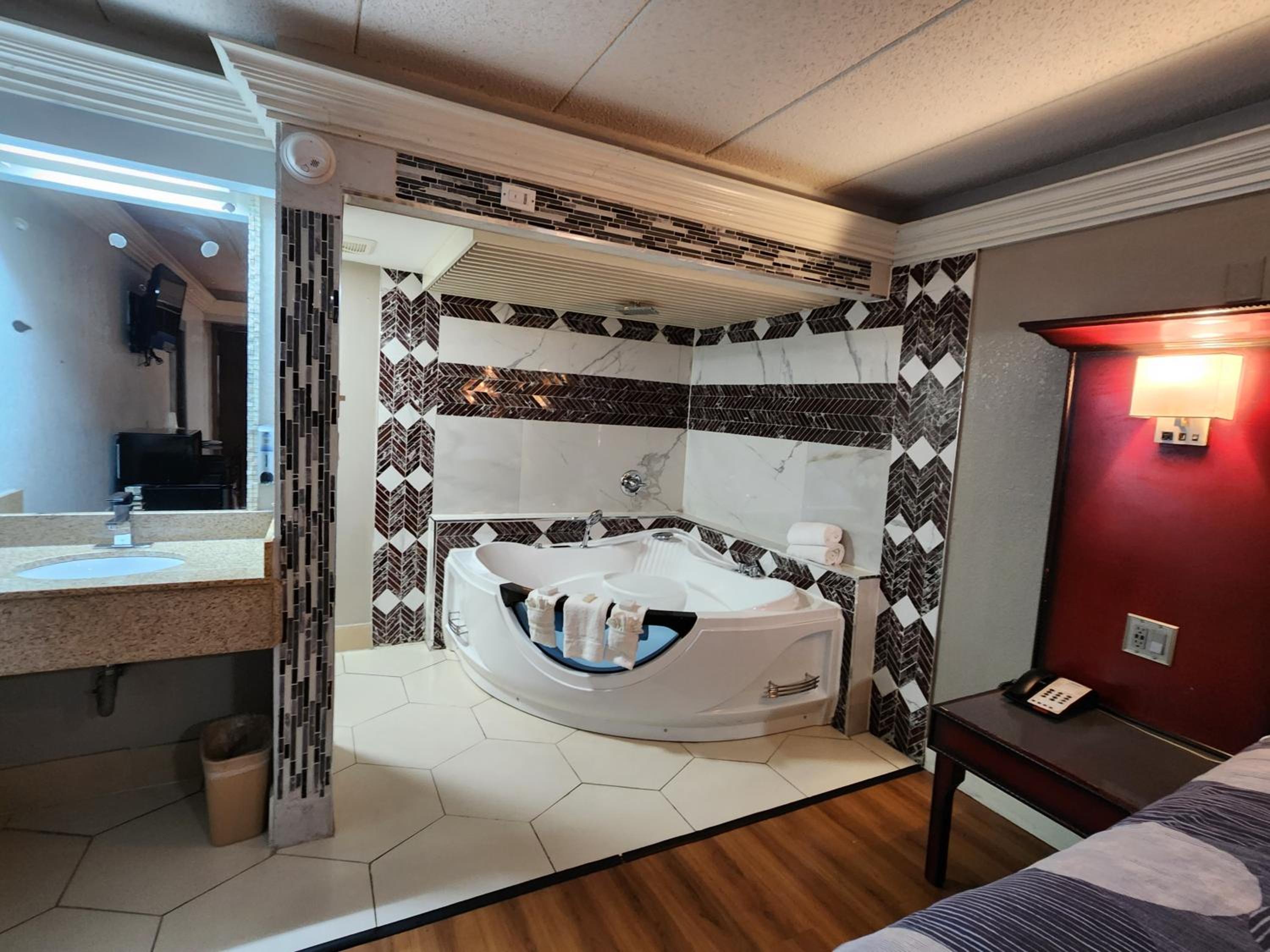 Americas Best Value Inn and Suites Little Rock view 3
