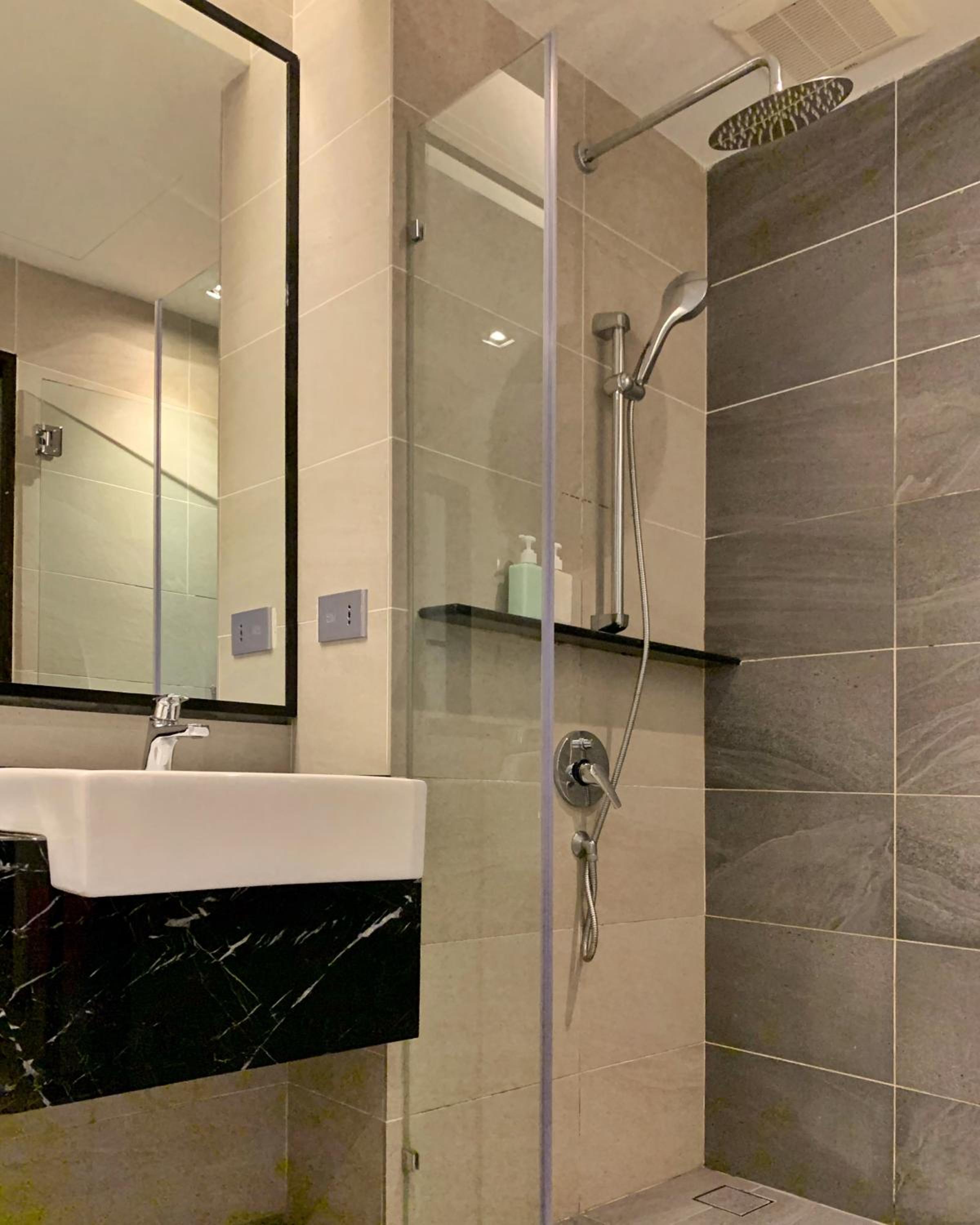 M101 Dang Wangi remote work-friendly suite