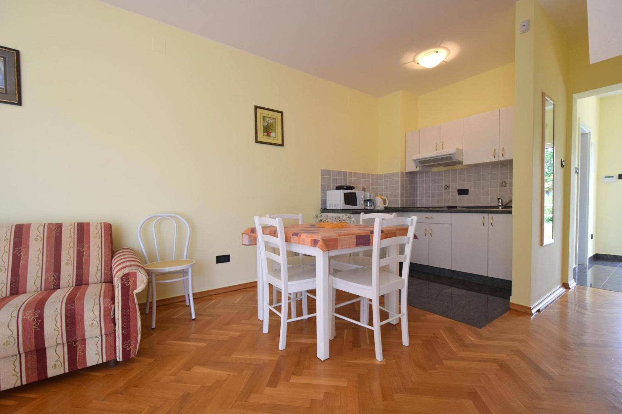 Apartments Luka