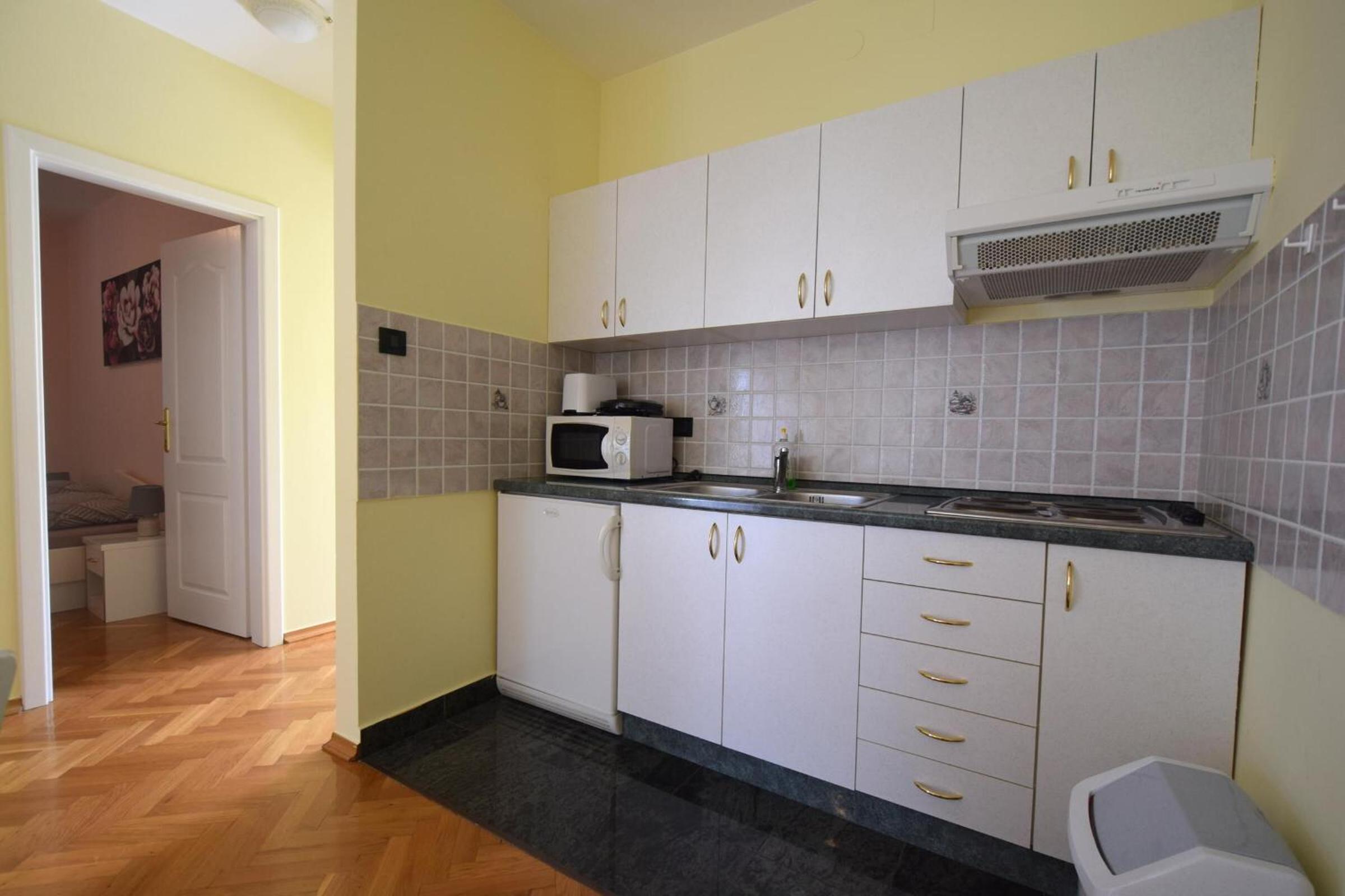Apartments Luka