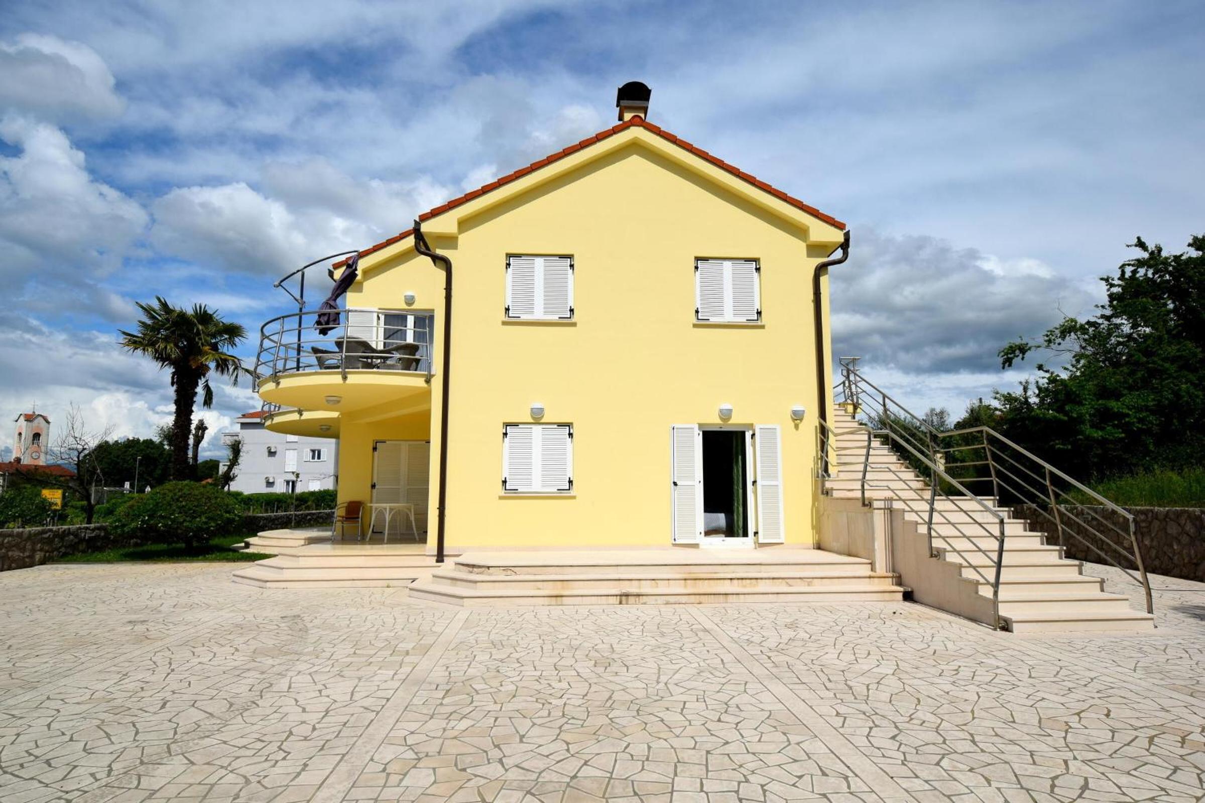 Apartments Luka