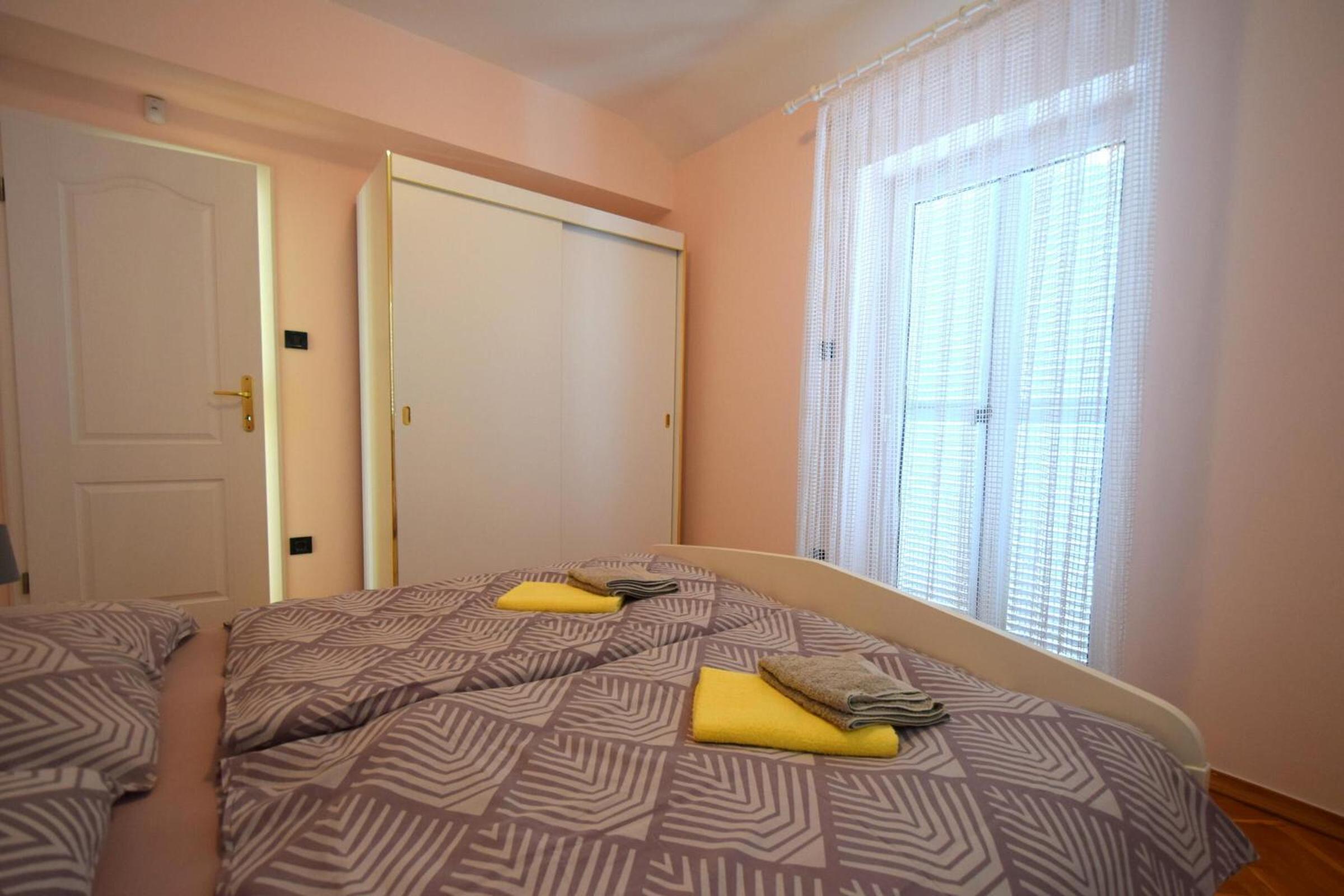 Apartments Luka