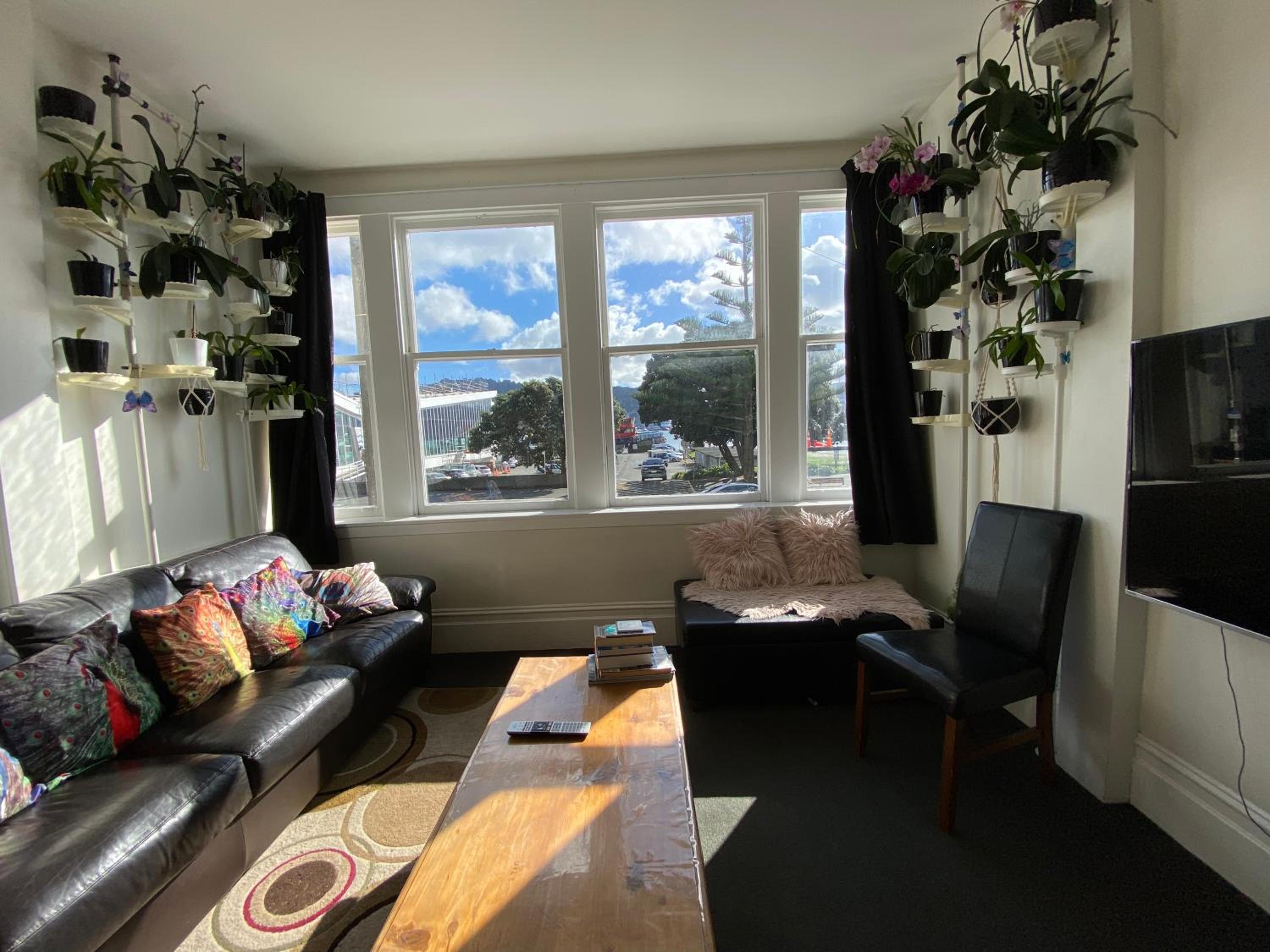 Beach house in Oriental Parade view 3