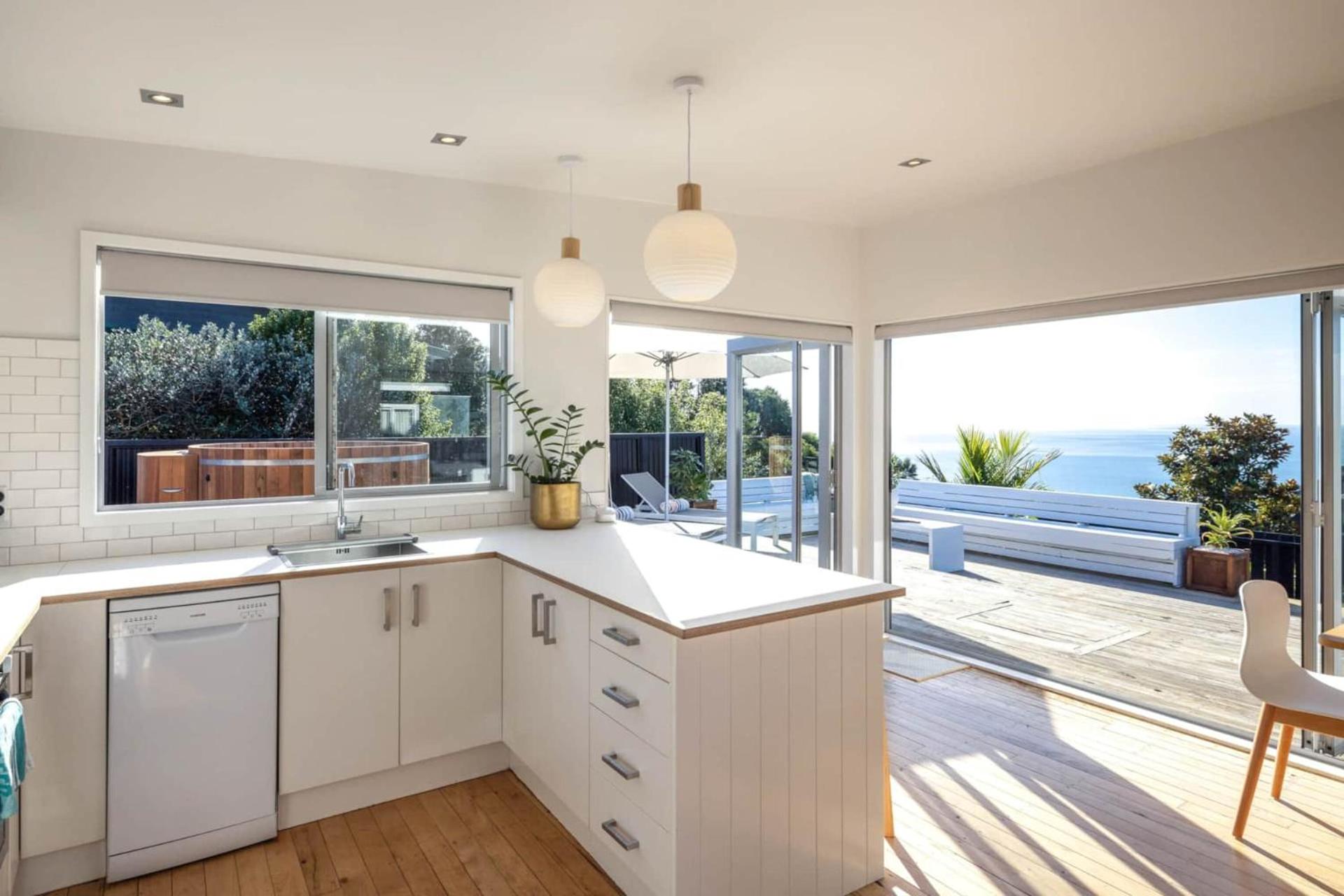 Ocean Breeze Cottage - Coast & Country view 4