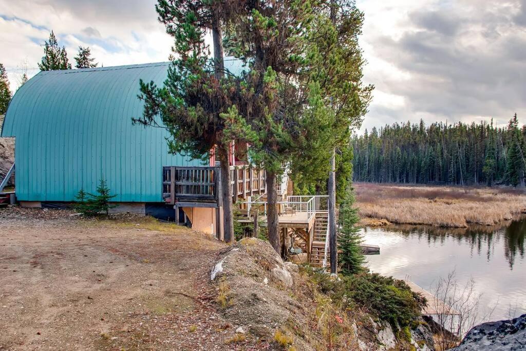 Cottage - Lakeside w/private Hottub near Big White