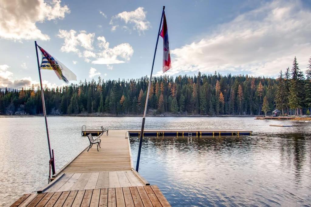 Cottage - Lakeside w/private Hottub near Big White