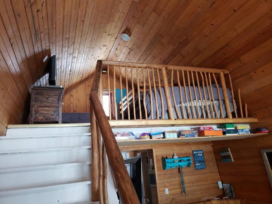 Cottage - Lakeside w/private Hottub near Big White