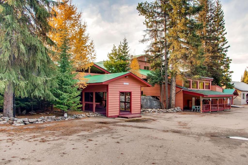 Cottage - Lakeside w/private Hottub near Big White