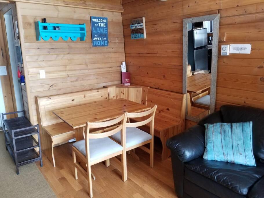 Cottage - Lakeside w/private Hottub near Big White
