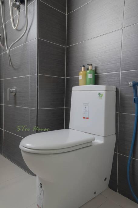 Forest X 1 bedroom-4pax-Mount Austin-Netflix-Ikea-Jusco