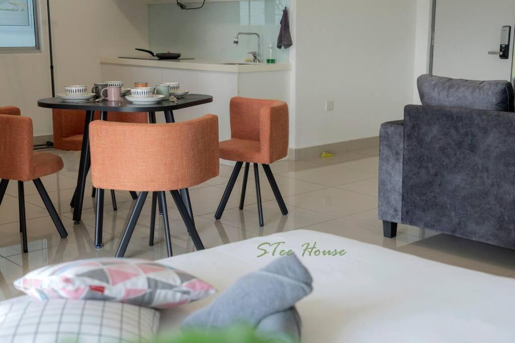 Forest X 1 bedroom-4pax-Mount Austin-Netflix-Ikea-Jusco