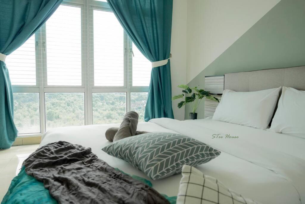 Forest X 1 bedroom-4pax-Mount Austin-Netflix-Ikea-Jusco