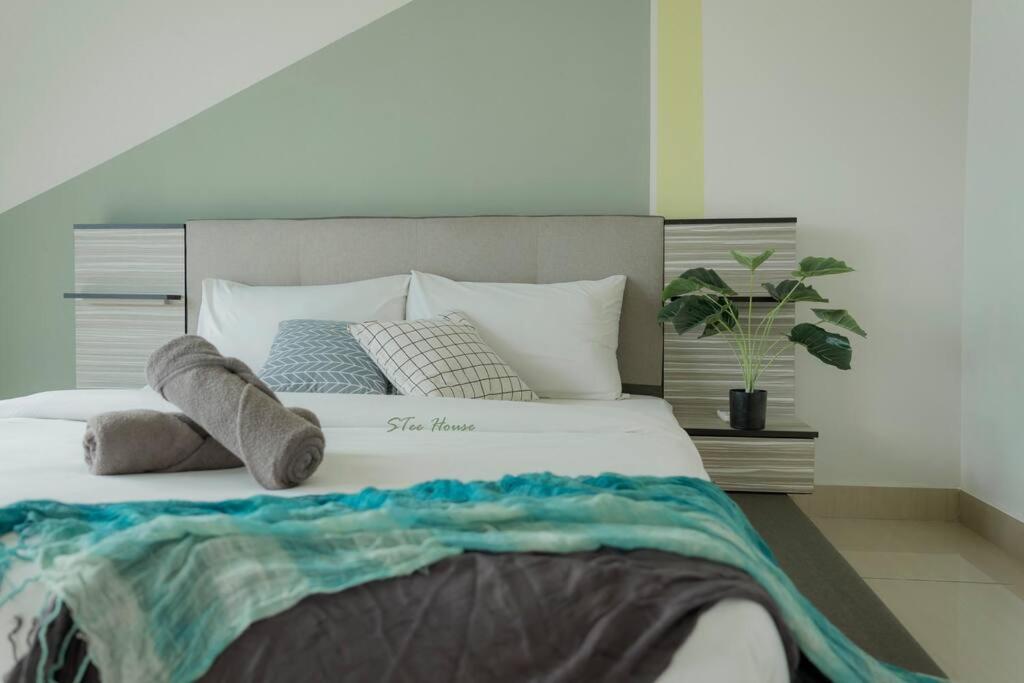 Forest X 1 bedroom-4pax-Mount Austin-Netflix-Ikea-Jusco
