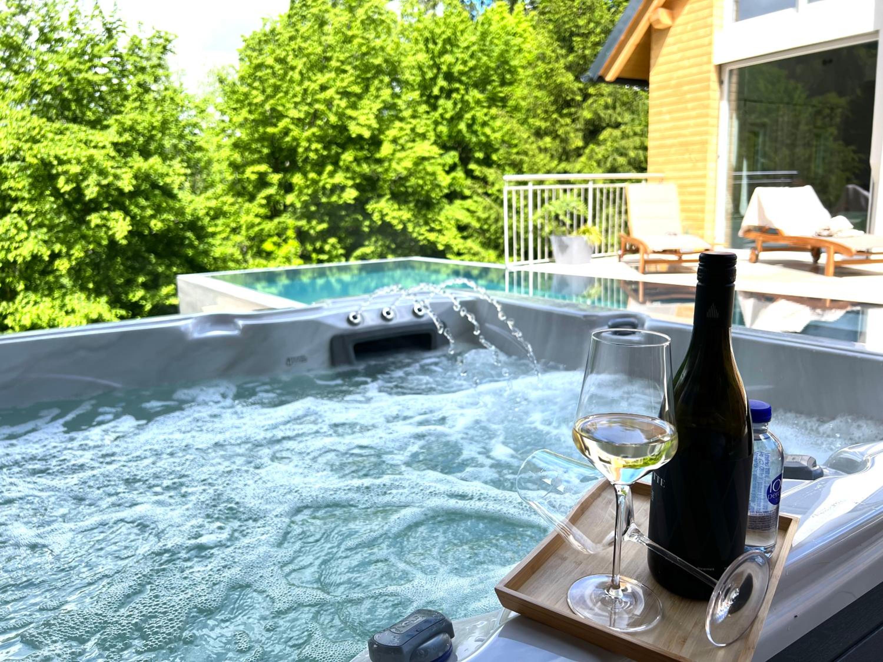 Ferienhaus auf 7 ha Alleinlage - Pool,Whirlpool, Sauna - Das Refugium Südsteiermark