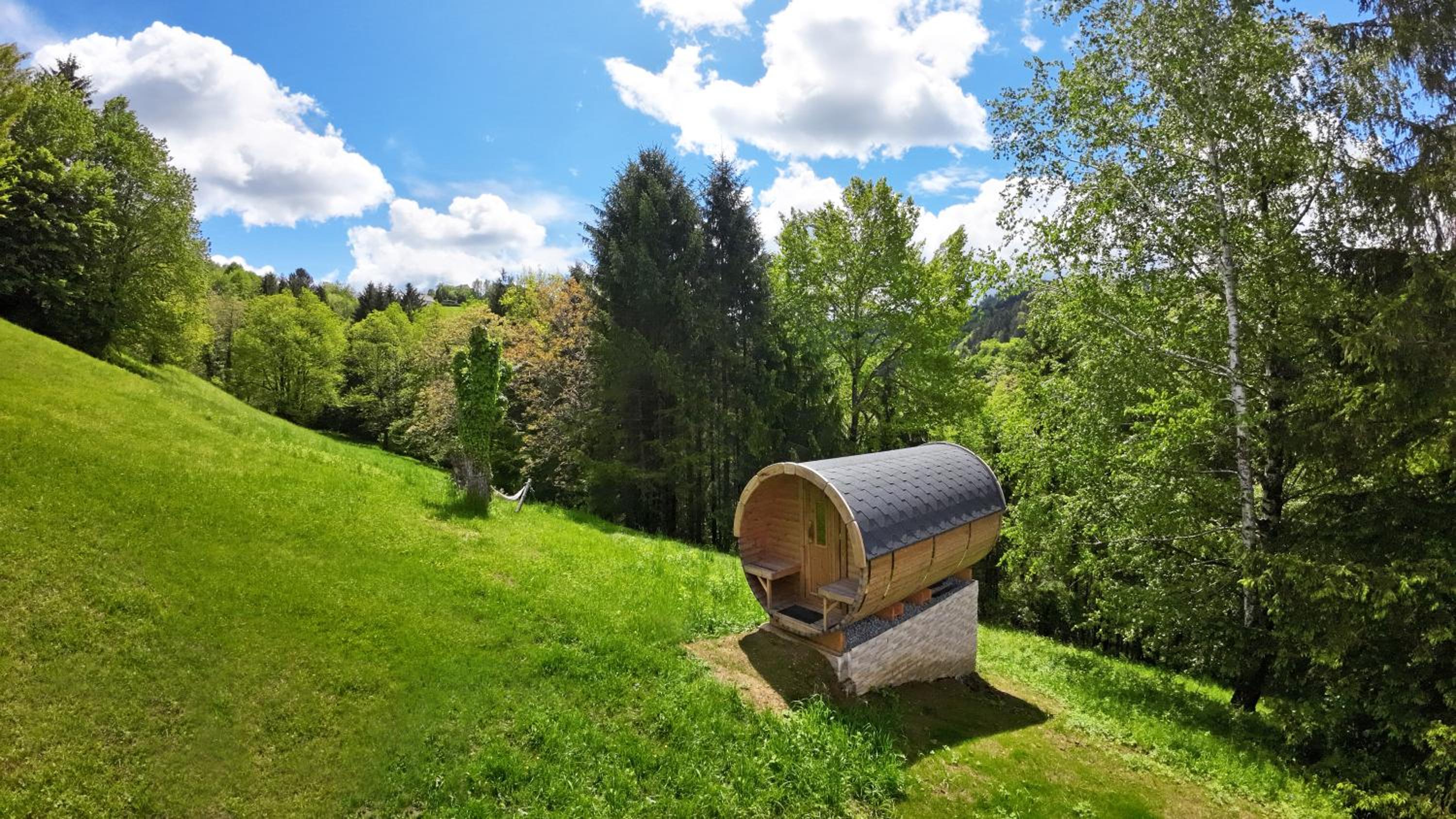 Ferienhaus auf 7 ha Alleinlage - Pool,Whirlpool, Sauna - Das Refugium Südsteiermark