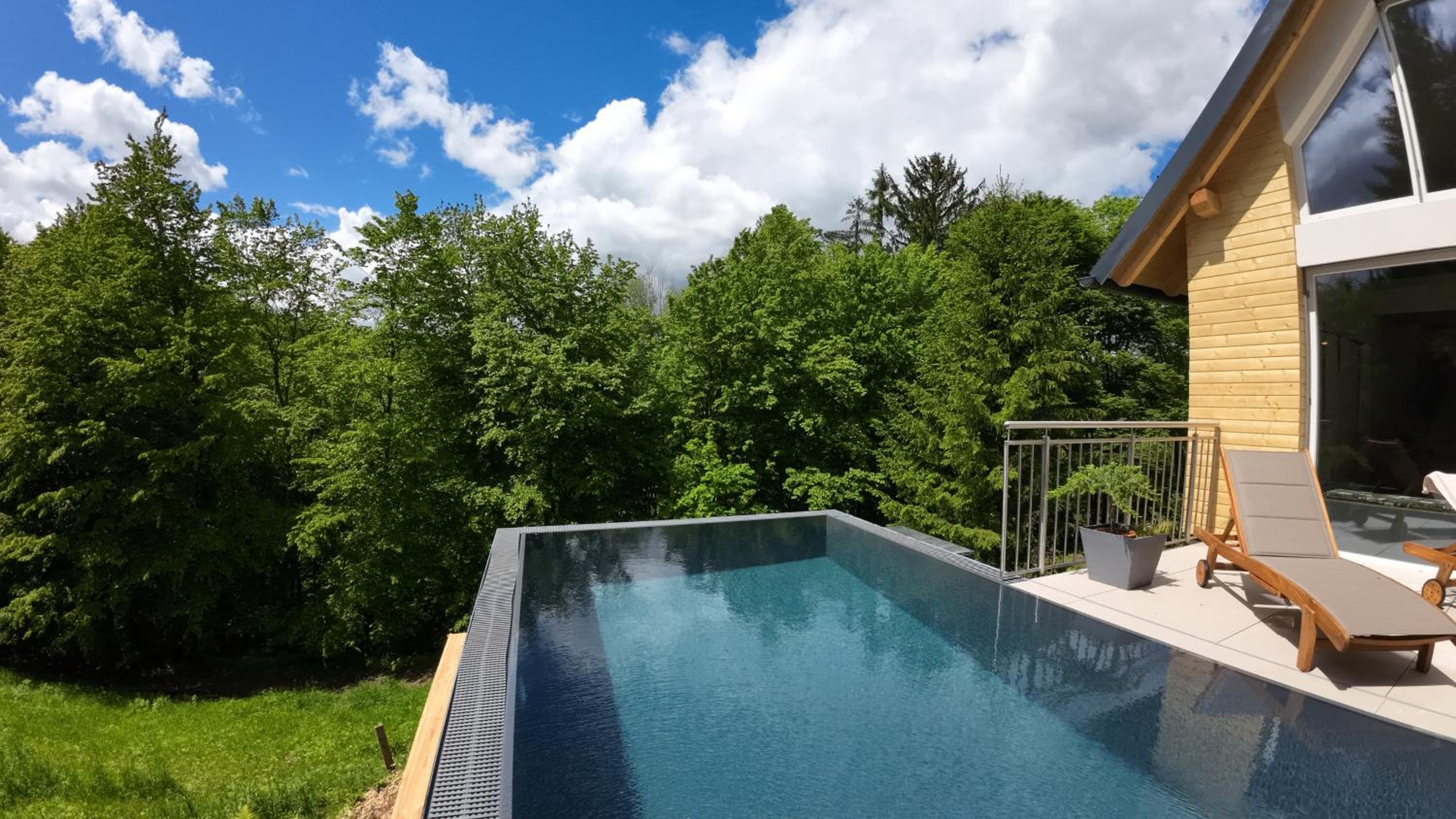 Ferienhaus auf 7 ha Alleinlage - Pool,Whirlpool, Sauna - Das Refugium Südsteiermark