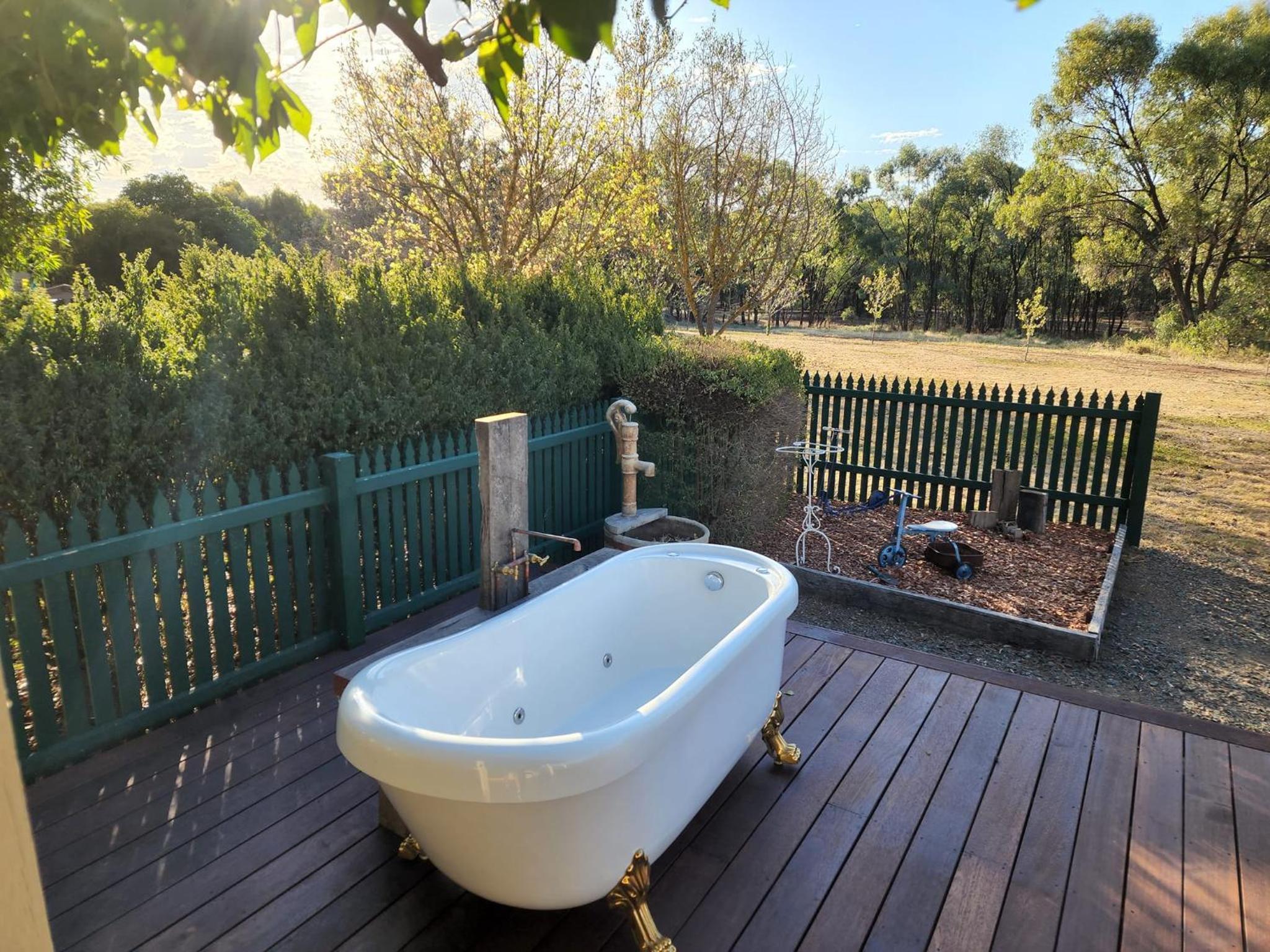 Murray River Spa Retreat